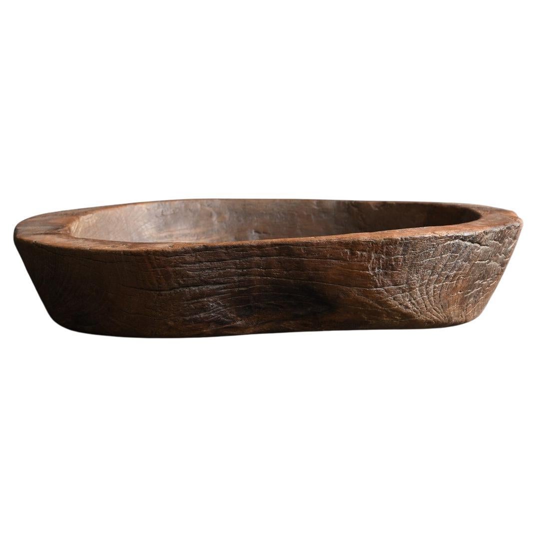 A tasteful wooden bowl from Southeast Asia / 20th century / tray-shaped object