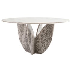 A Tavola - Mesa de comedor escultórica de mármol Cristallina