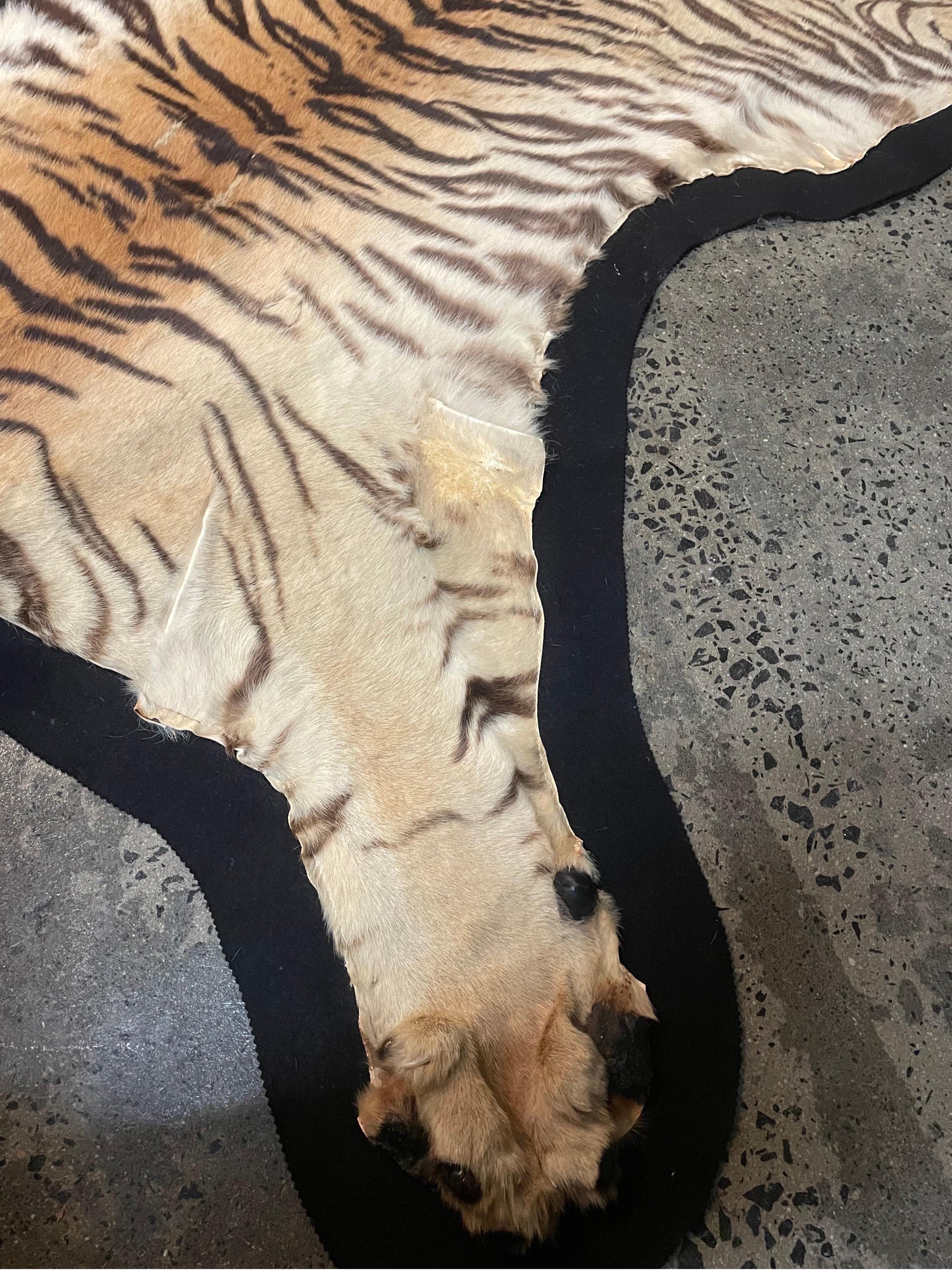 A Taxidermied Tiger Skin Rug, 20th Century In Good Condition For Sale In ARMADALE, VIC