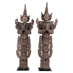 Sculpture en bois de teck en forme d'ange baptême thaïlandais