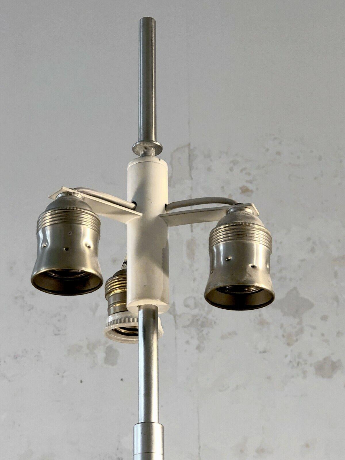 A MINIMAL MODERNIST Telescopic FLOOR LAMP by OSTUNI & FORTI, O-LUCE, Italy 1970 In Good Condition For Sale In PARIS, FR