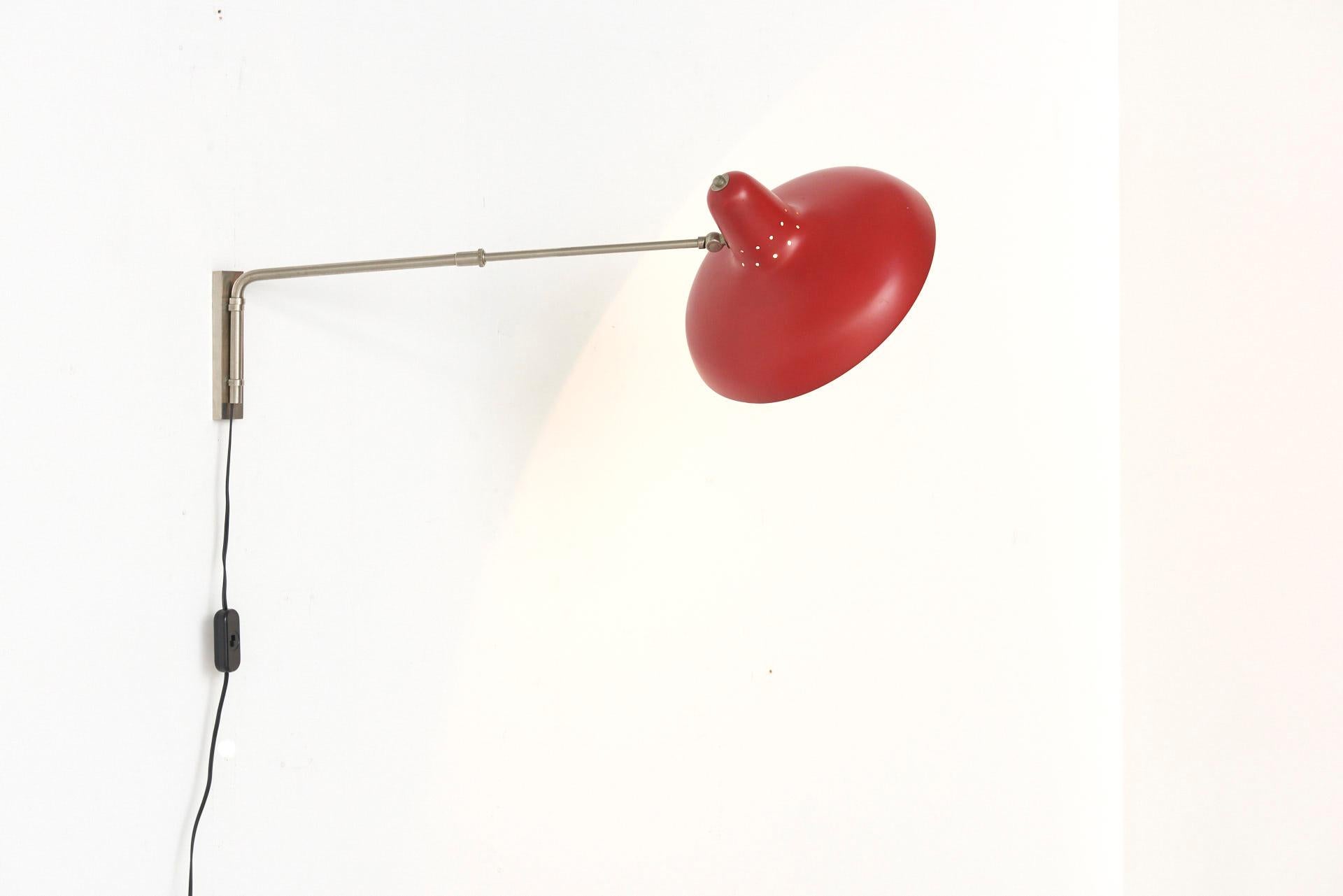 Mid-Century Modern A telescopic wall lamp - H. Fillekes - Artifort For Sale