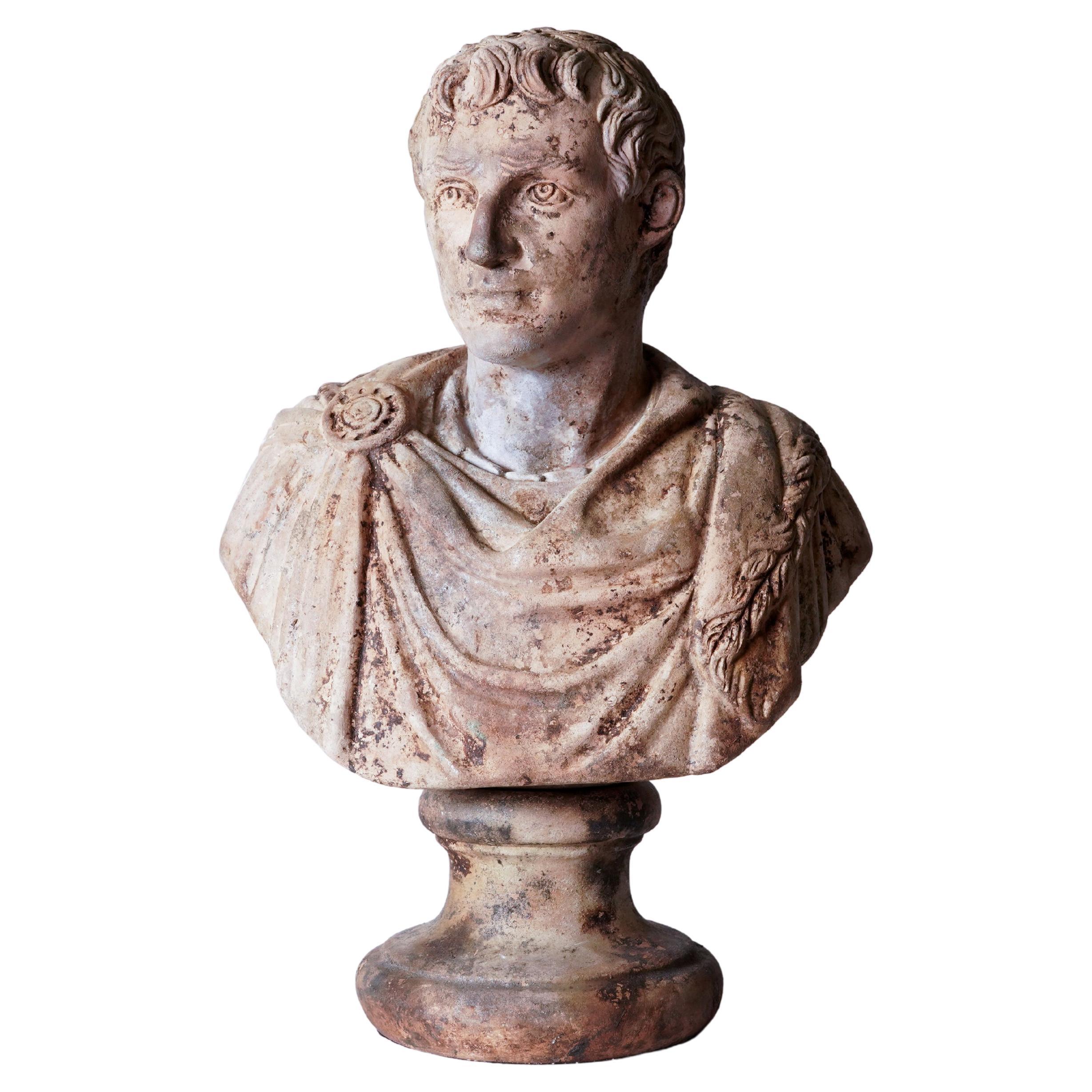 Buste en terre cuite d'un empereur romain