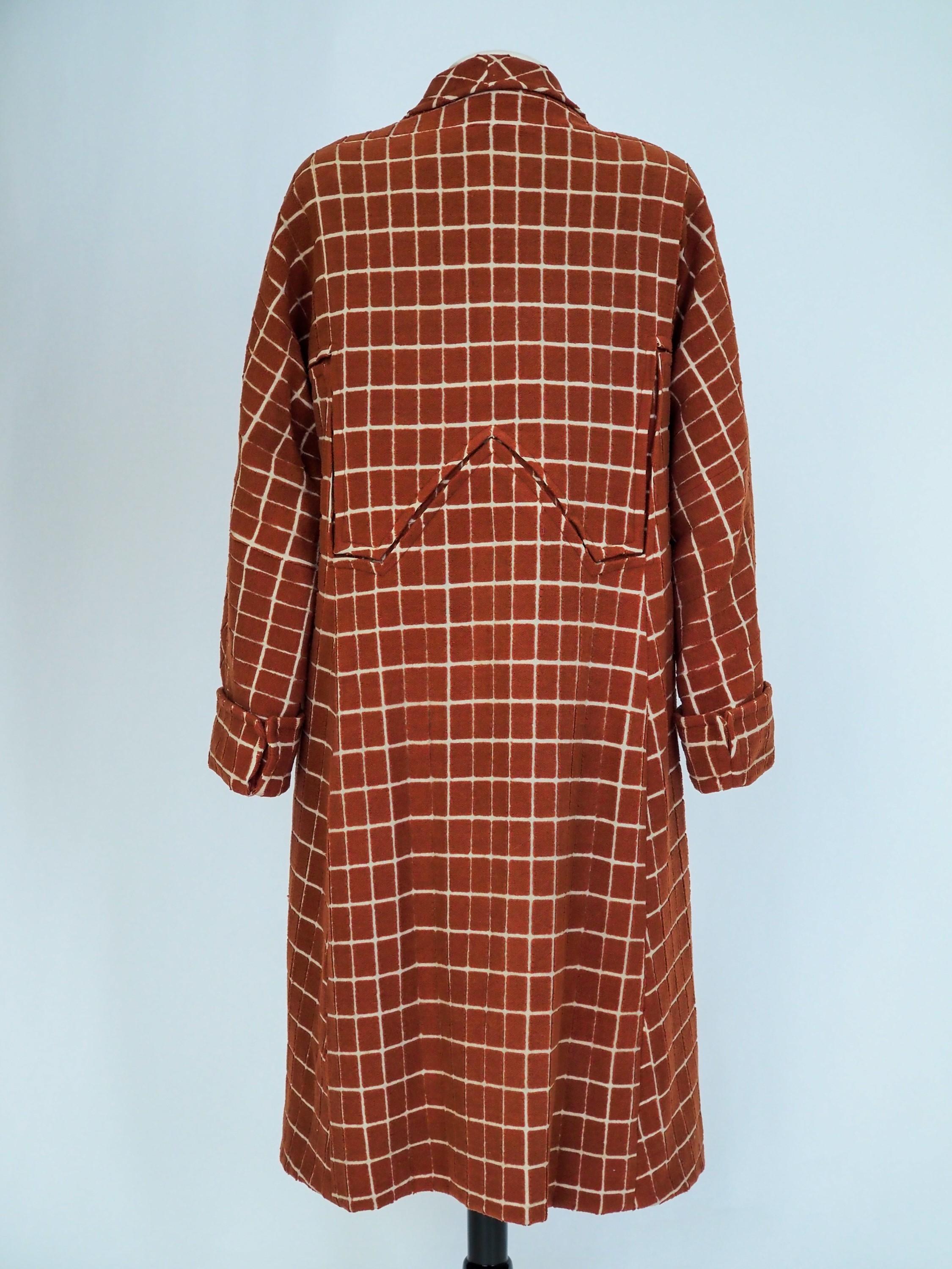 A Terracotta Velvet Art Deco Coat with Cubist graphics - France Circa 1930 For Sale 2