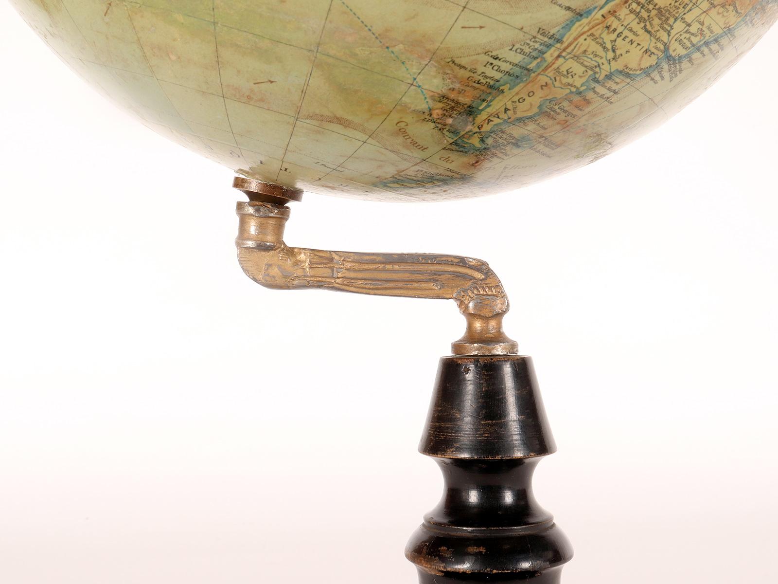 Un globe terrestre signé J. Lebegue & C, Paris, France 1880. en vente 3