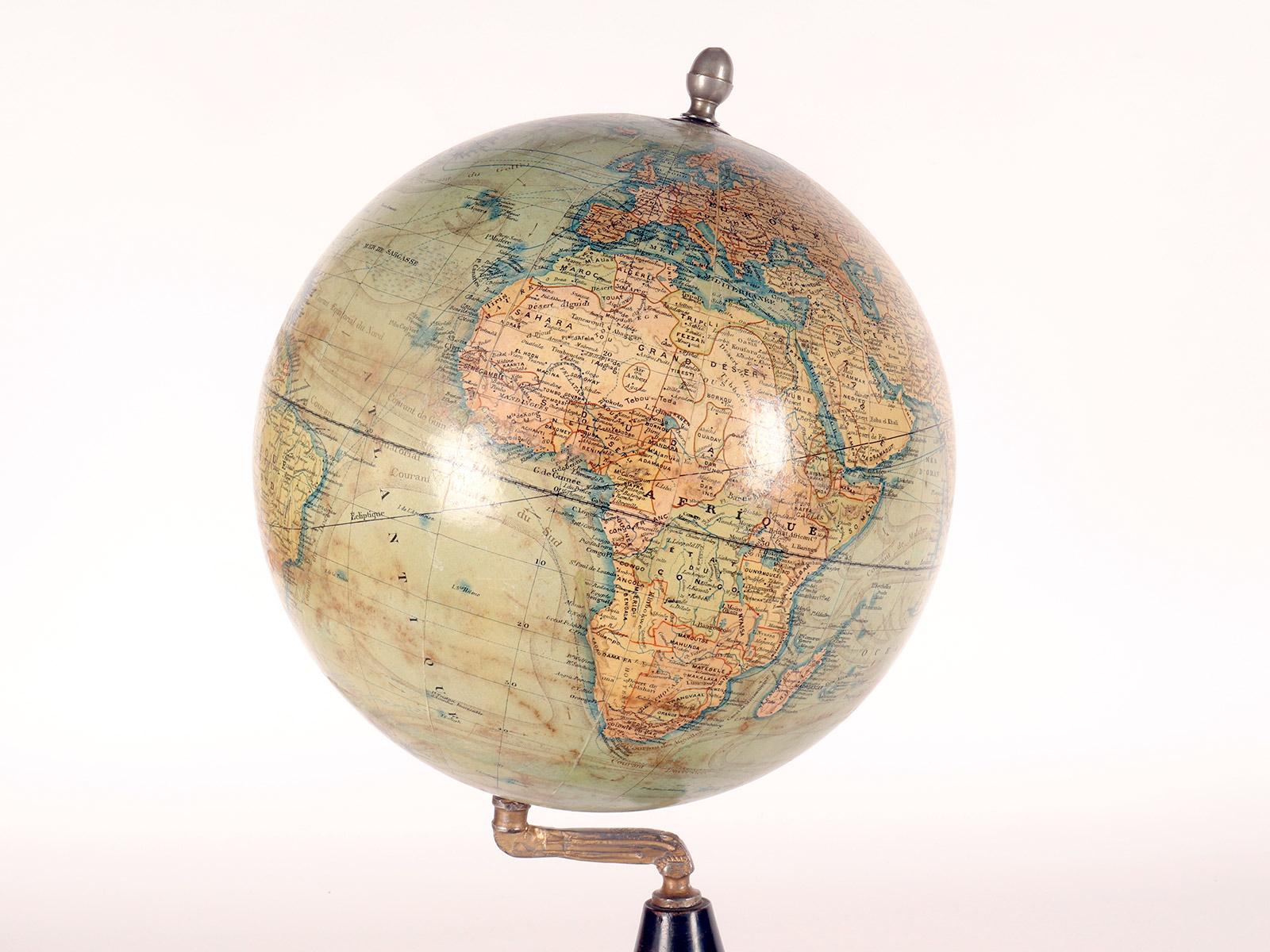 Un globe terrestre signé J. Lebegue & C, Paris, France 1880. Bon état - En vente à Milan, IT