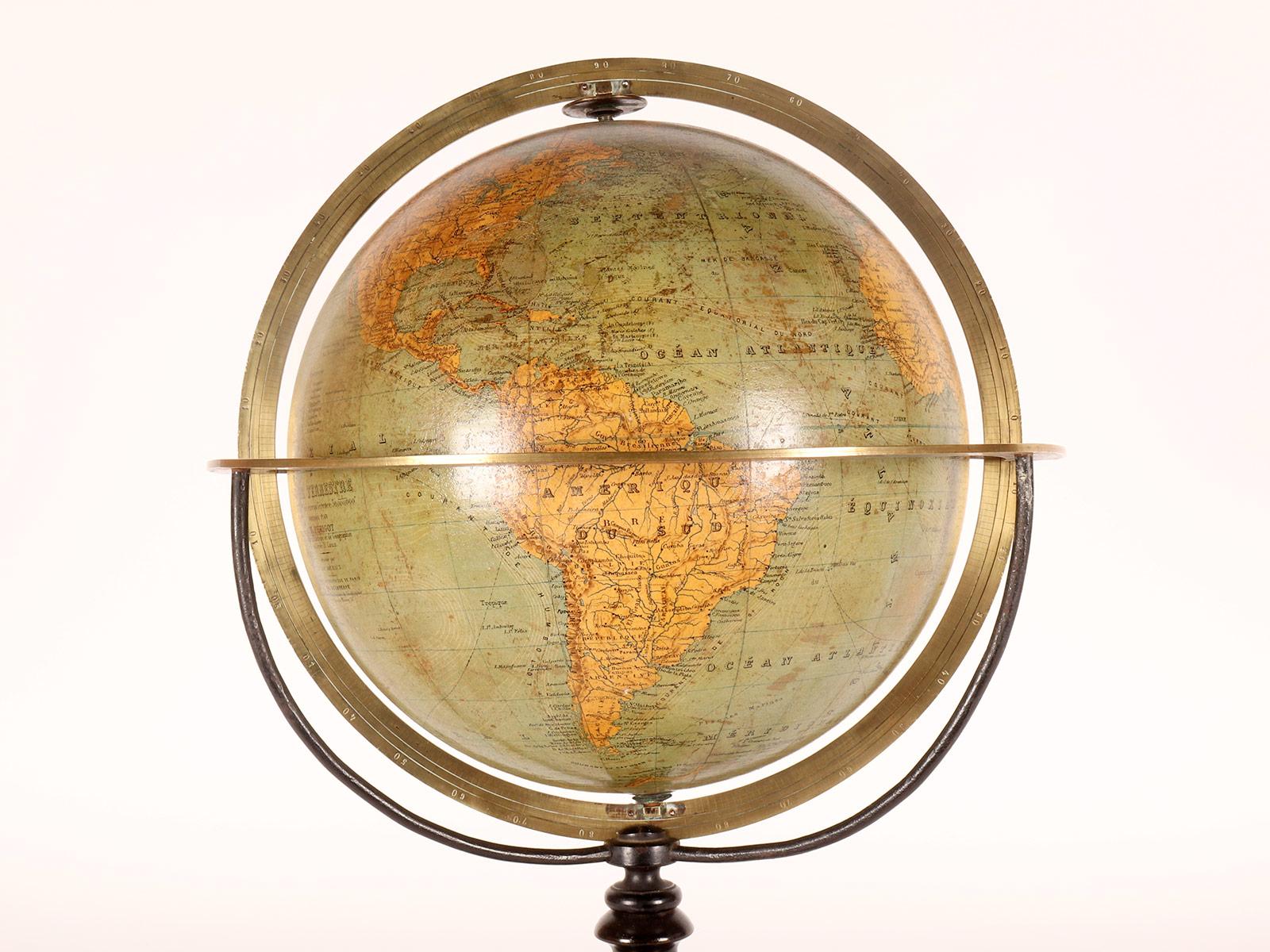 A terrestral globe signed Périgot, published by Delagrave, Paris 1880. In Good Condition For Sale In Milan, IT