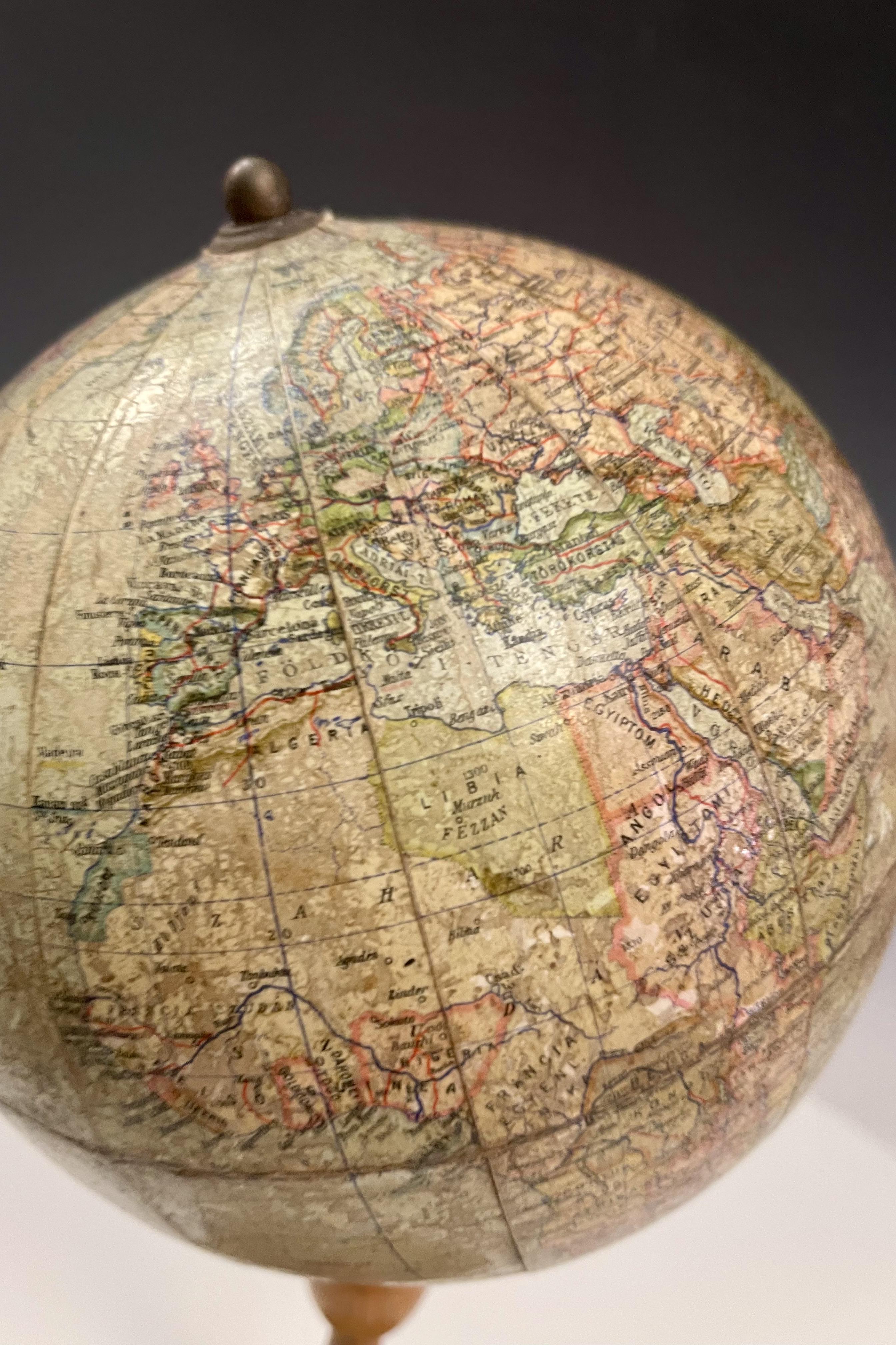 Globe terrestre de Földgömb, Hongrie 1920.  en vente 6