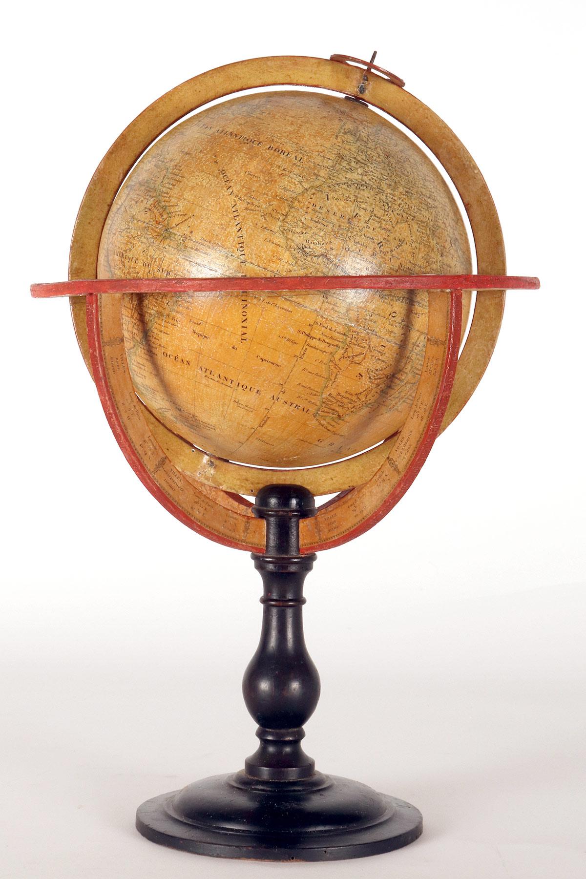 A terrestrial seven inches globe, signed Felix Delamache, France 1845. In condizioni buone in vendita a Milan, IT
