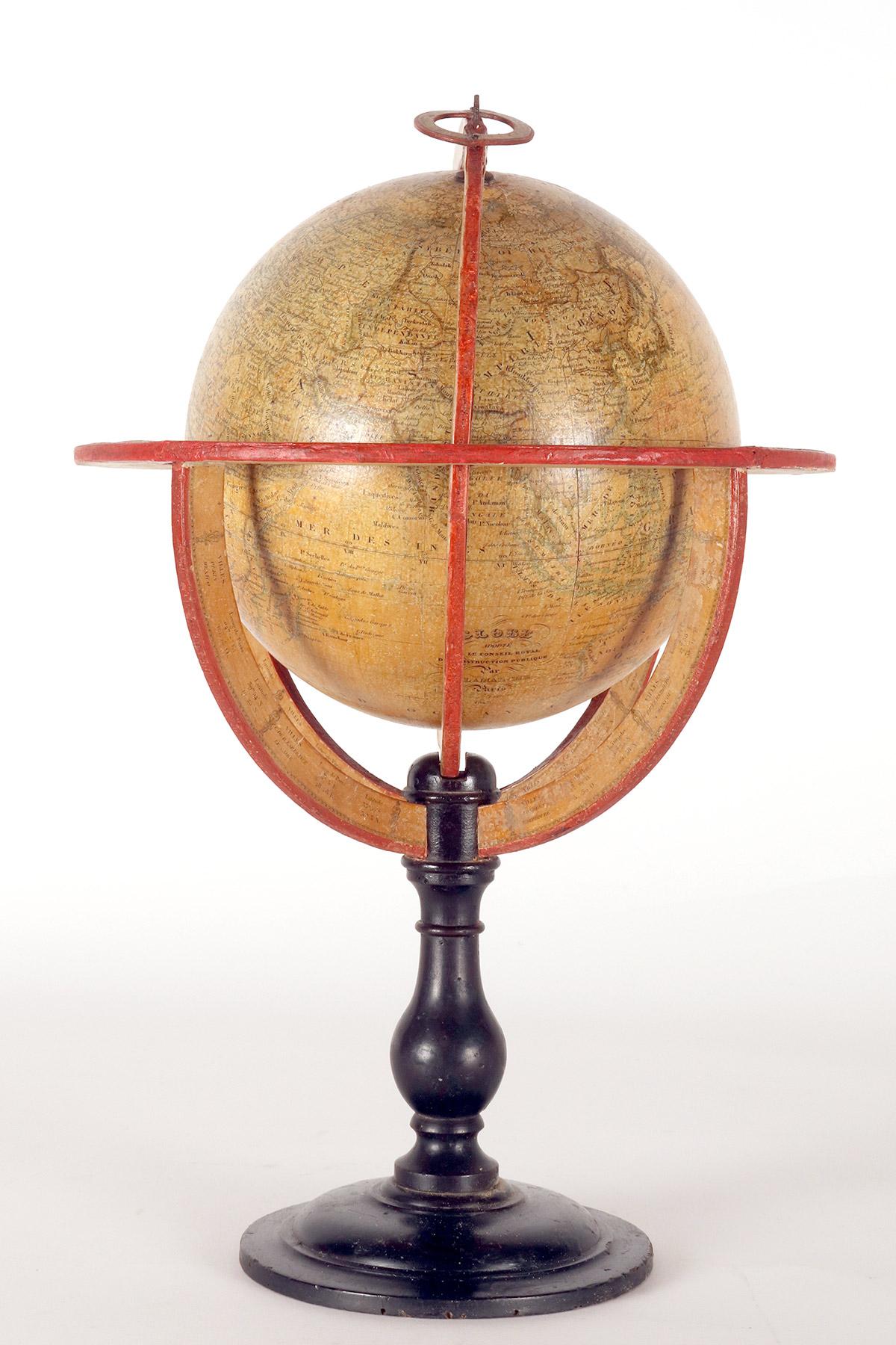 Metà XIX secolo A terrestrial seven inches globe, signed Felix Delamache, France 1845. in vendita