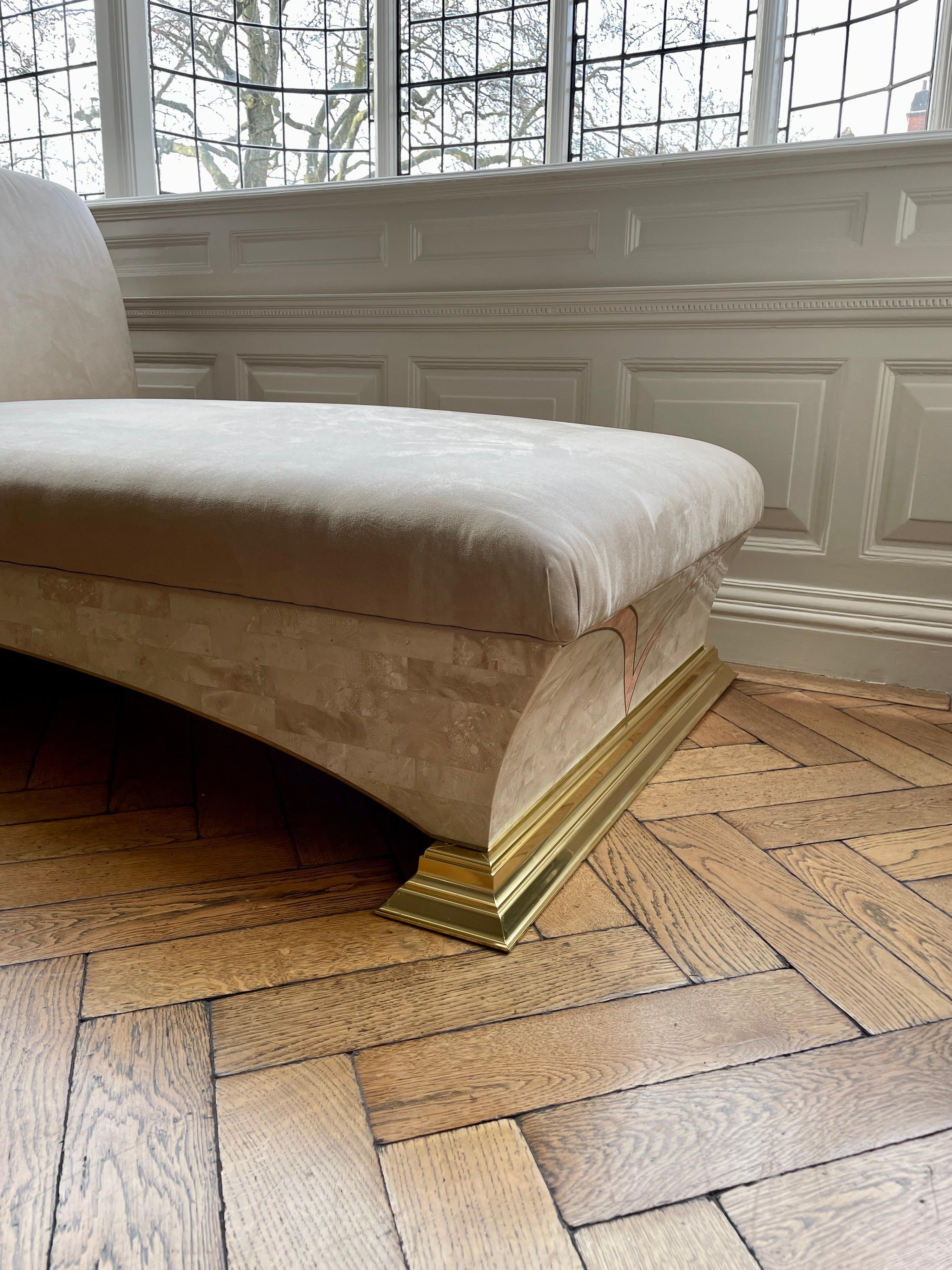 Cama de día de mármol teselado de Maitland Smith siglo XX en venta
