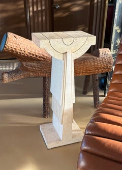 Pedestal de imitación de travertino teselado de Magnussen, finales del siglo XX