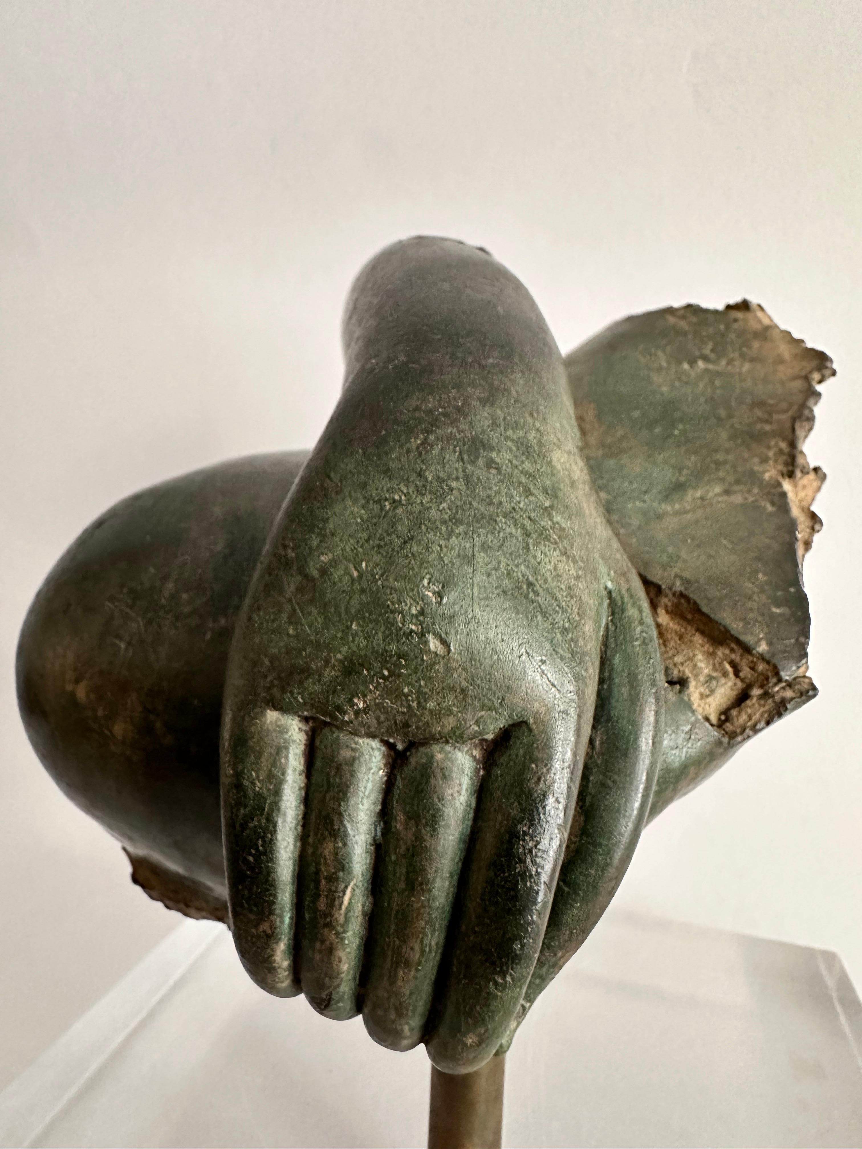 Frammento di Buddha in bronzo tailandese, XV secolo in vendita 10