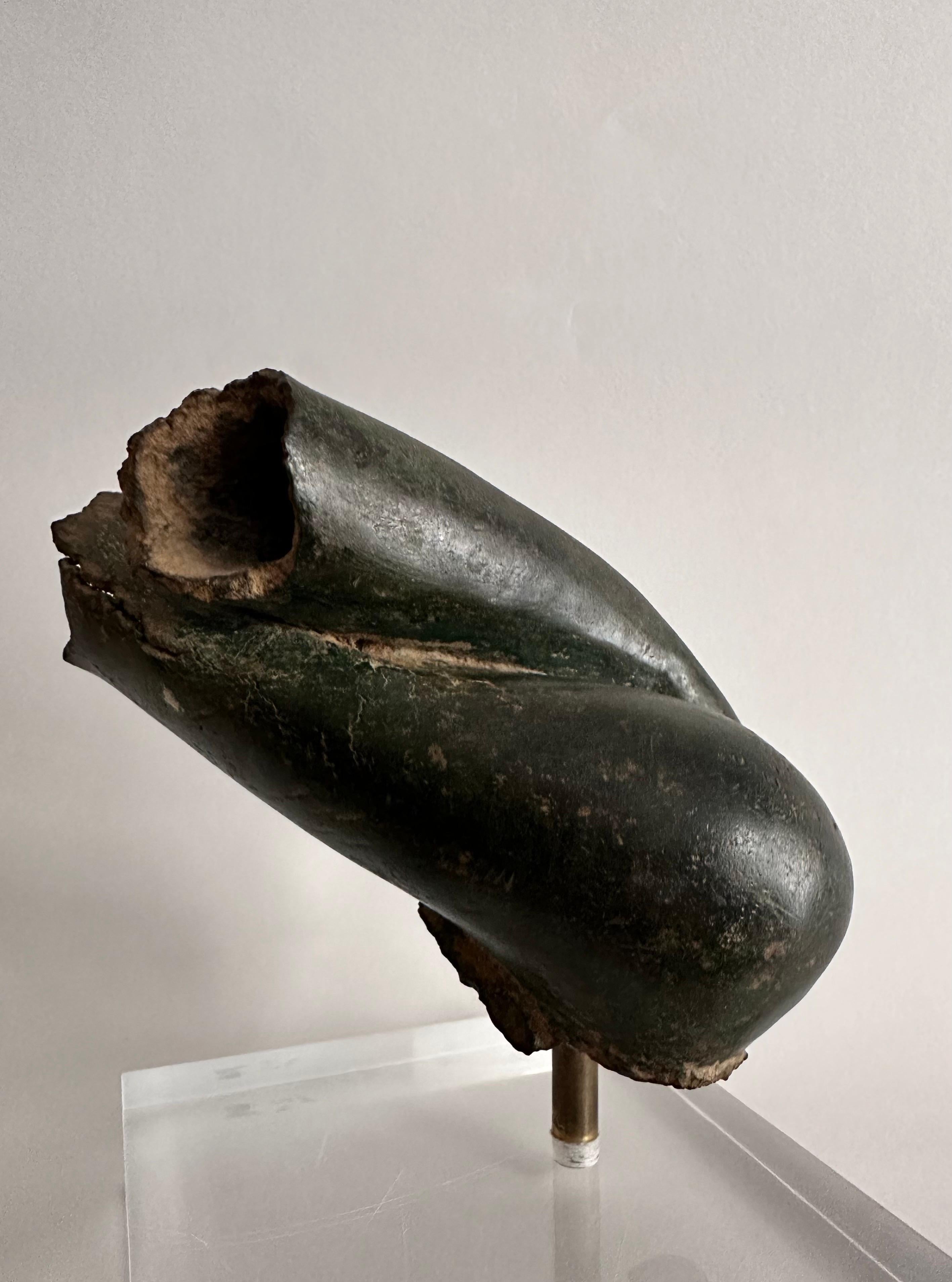 Frammento di Buddha in bronzo tailandese, XV secolo in vendita 4