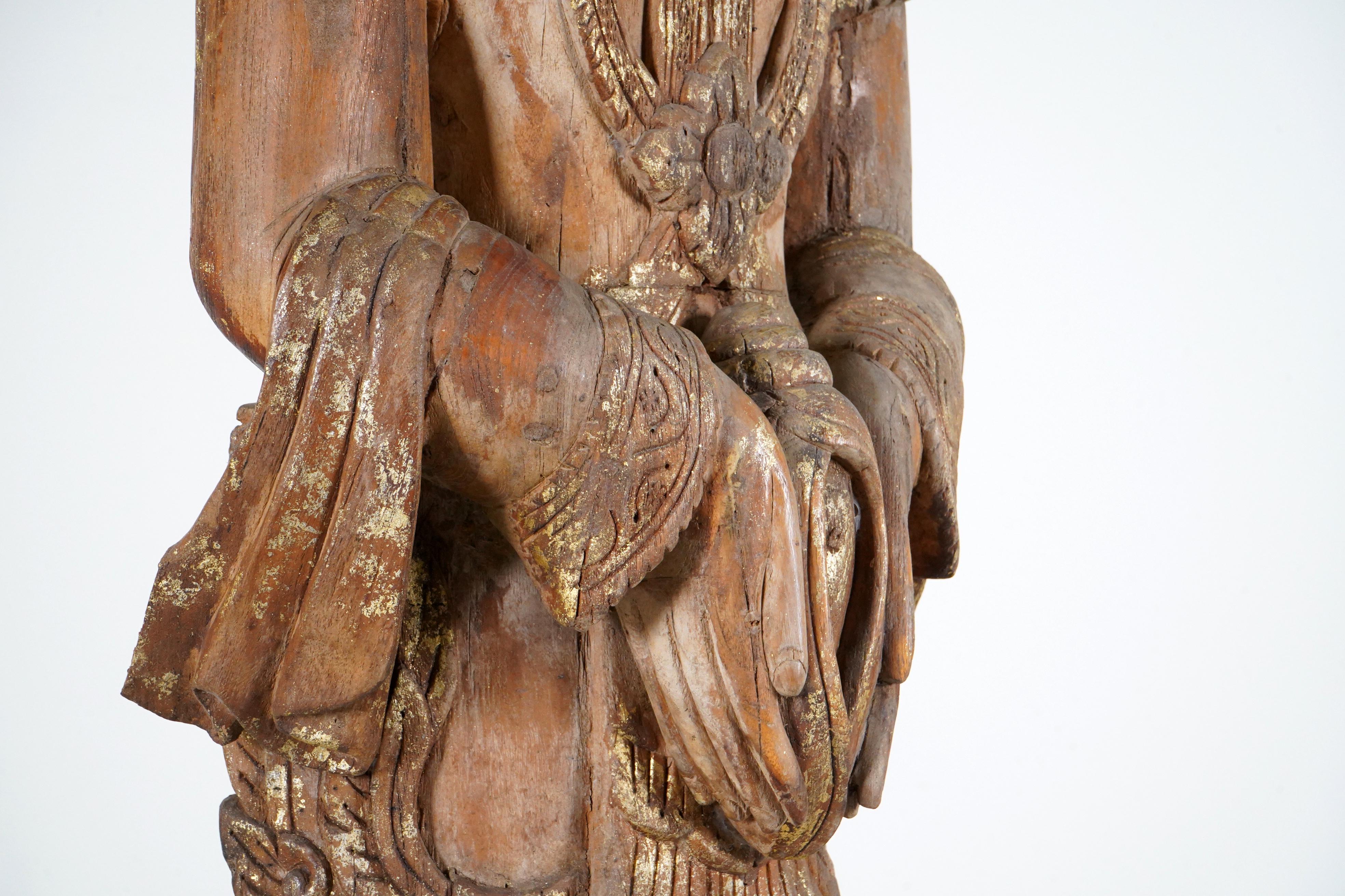 Sculpture thaïlandaise en Wood Wood représentant un Ange Blessing en vente 8