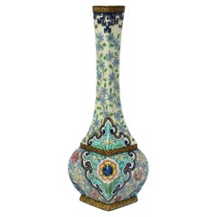 Vase soliflore en faïence émaillée de Thodore Deck (1823-1891), vers 1875