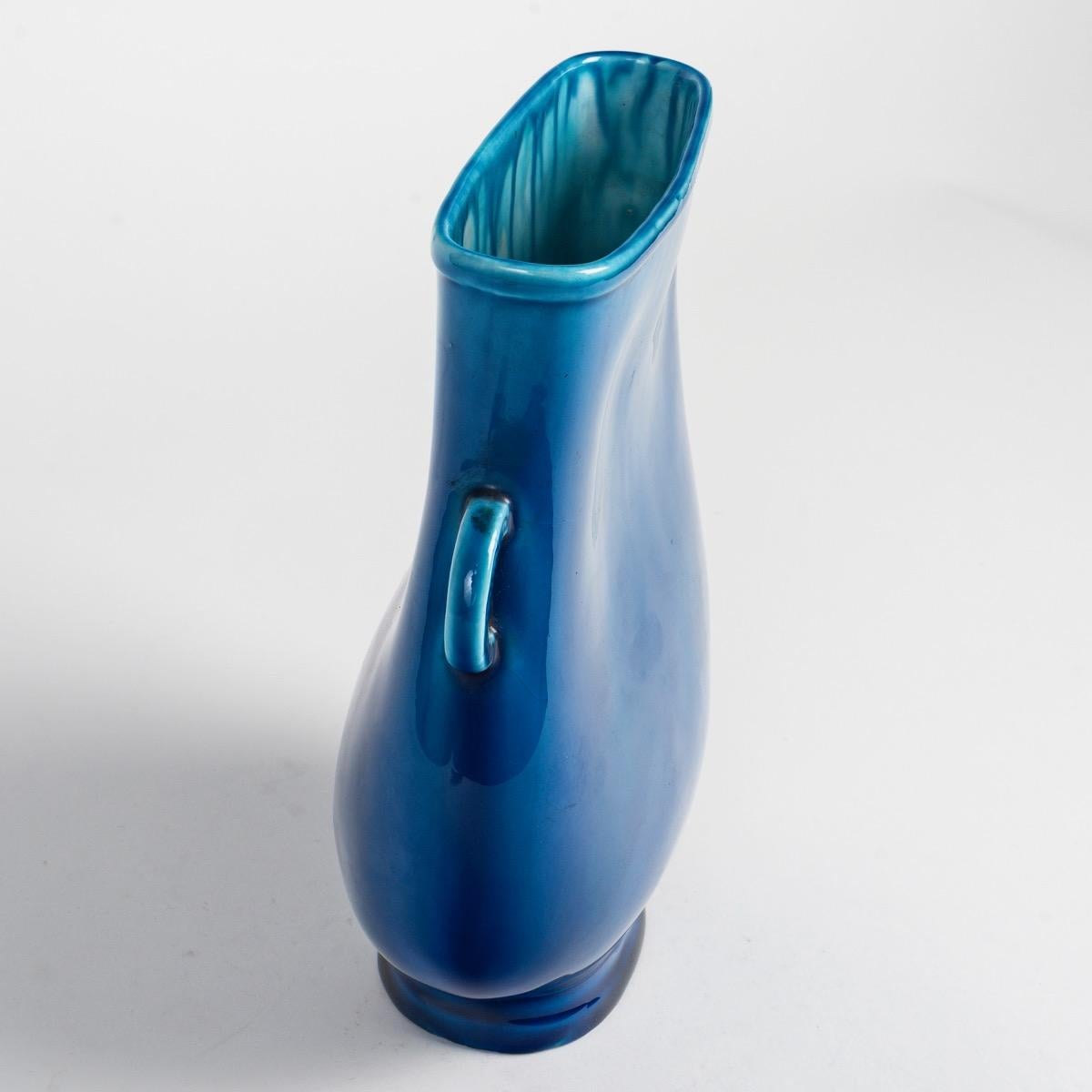 Smaltato Un vaso di faience smaltato di Théodore Deck (1823-1891) del 1870 circa in vendita