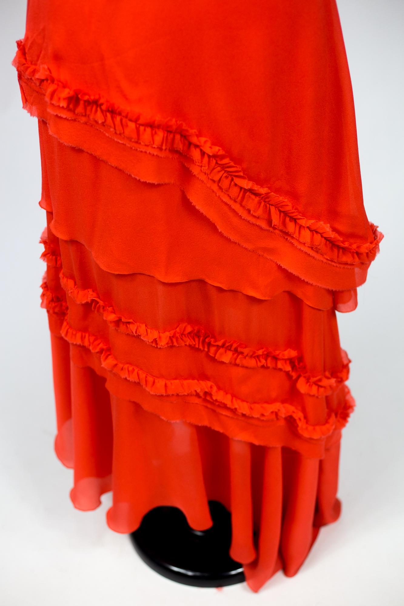 Une robe de soirée Thierry Mugler Couture en crêpe de soie corail Circa 1997/2002 en vente 12