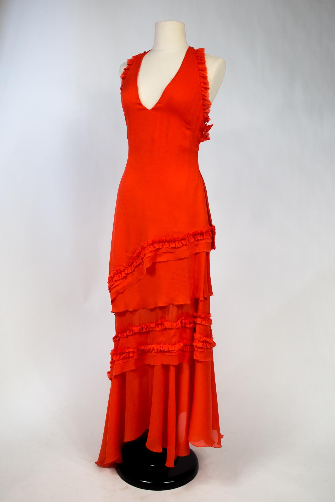 A Thierry Mugler Couture Evening Dress in Coral Silk Crepe Circa 1997/2002 In Good Condition For Sale In Toulon, FR