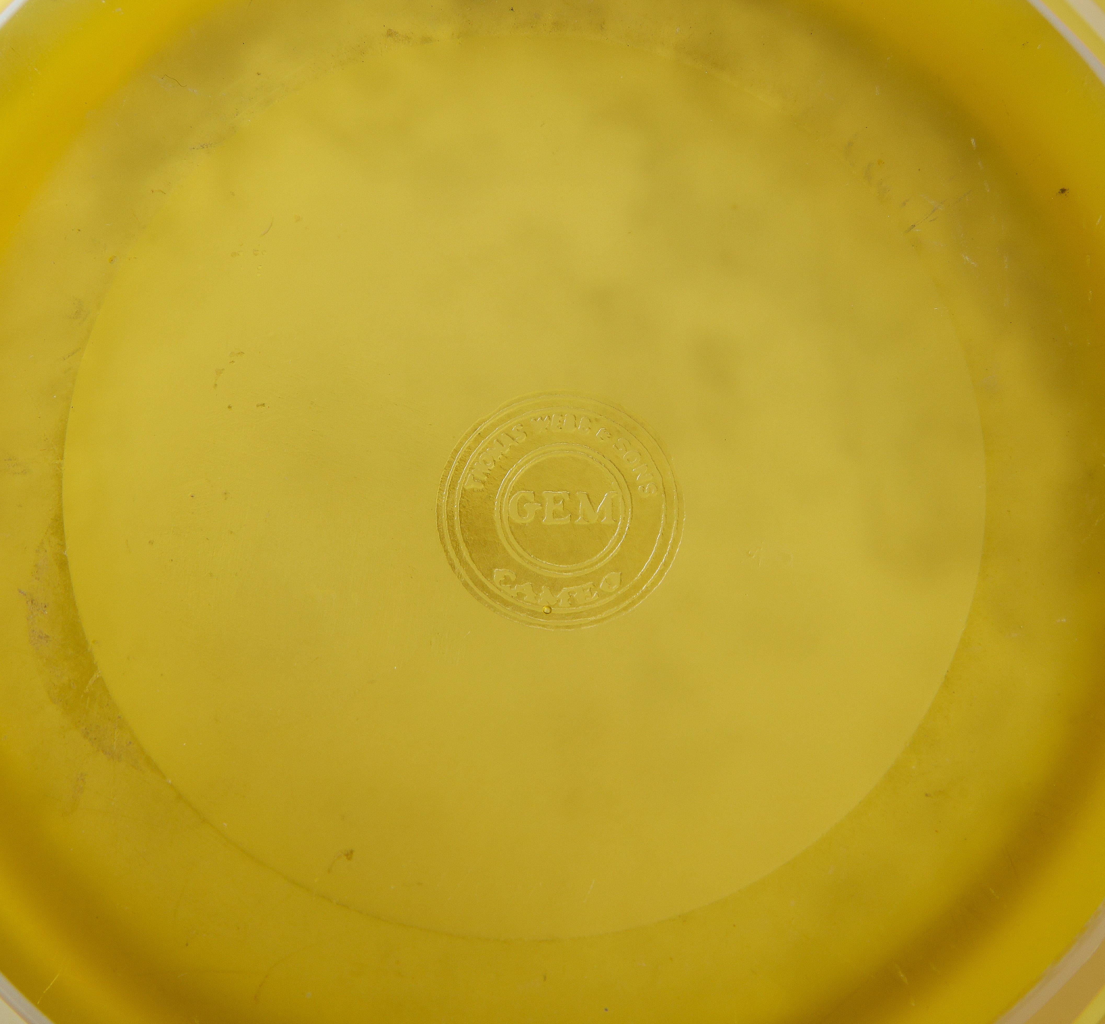 Thomas Webb & Sons Vase mit doppelter Überlagerung in Weiß und Gelb, geätzt und säuregewaschen im Angebot 11