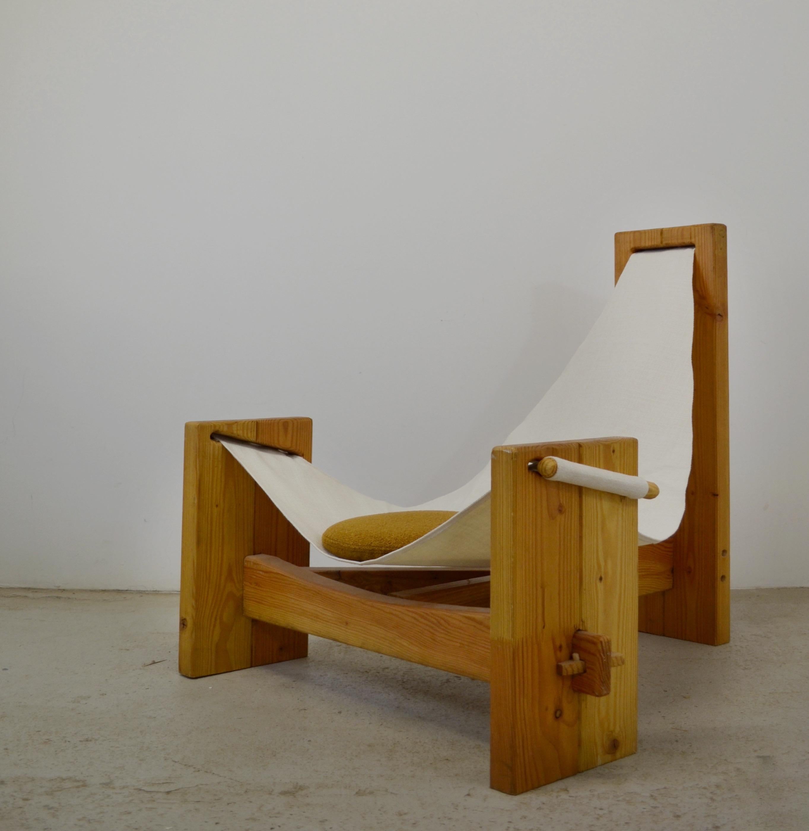Fauteuil en pin à trois pattes - France - 1970 en vente 3