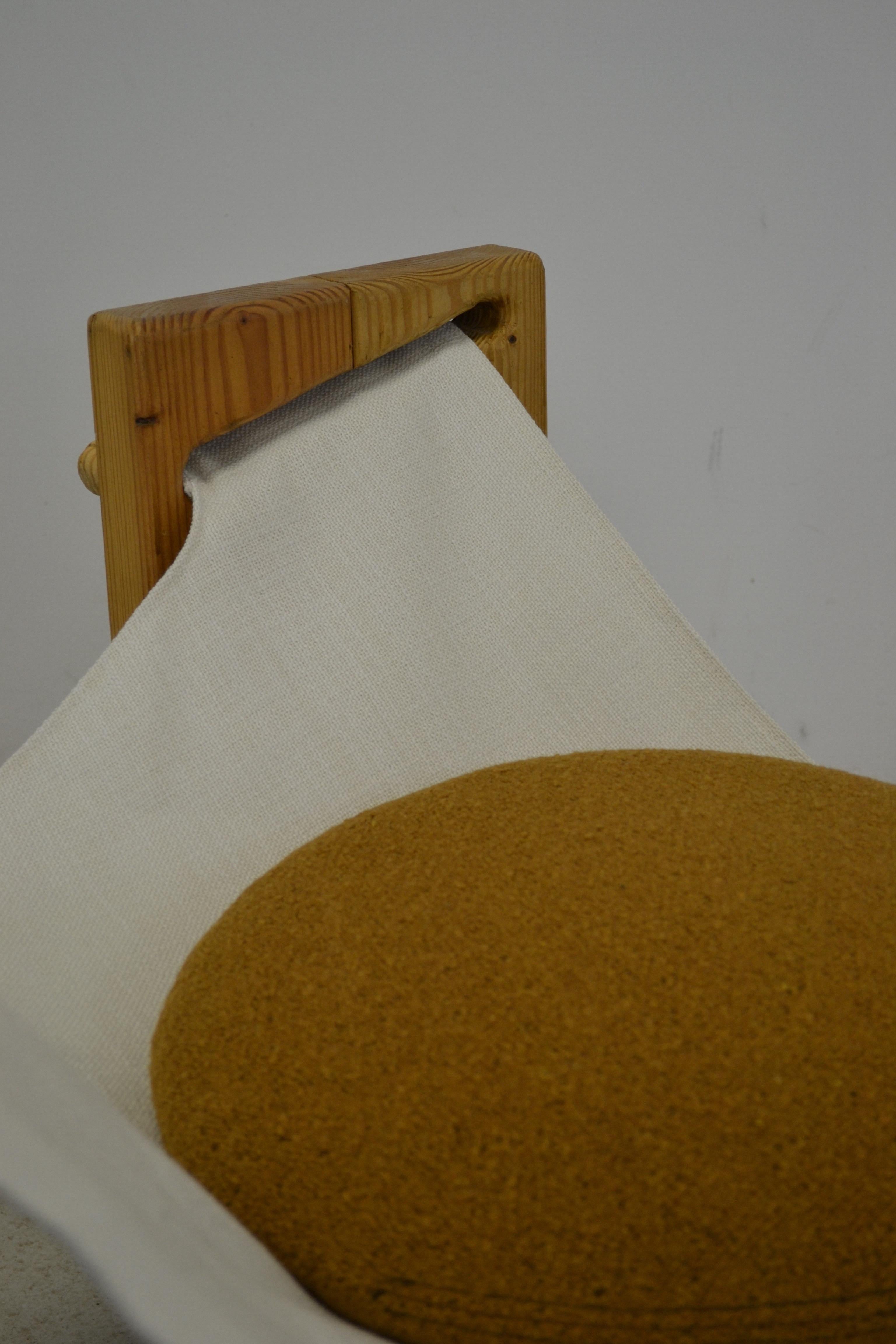 Fauteuil en pin à trois pattes - France - 1970 en vente 4