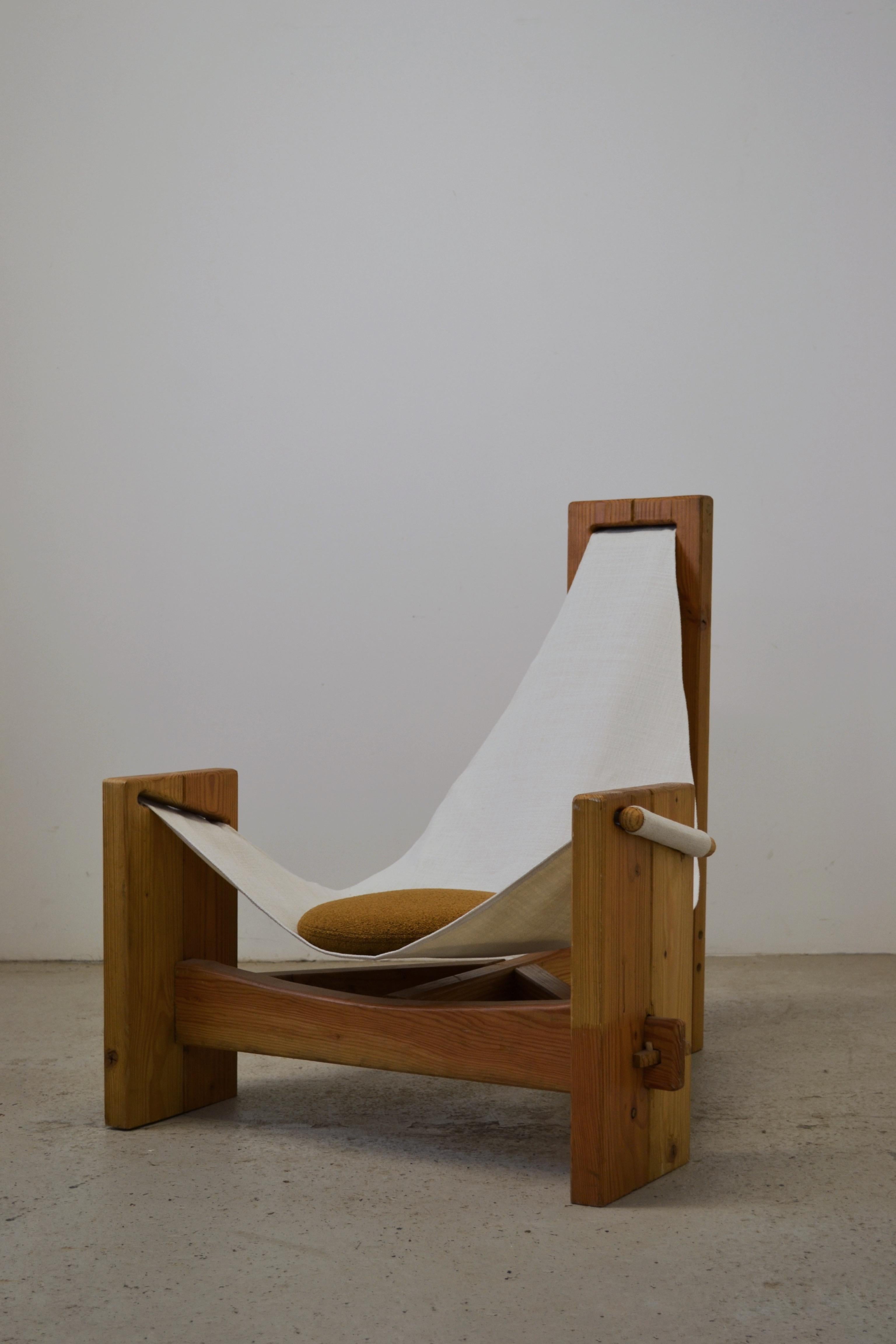 Fauteuil en pin à trois pattes - France - 1970 Bon état - En vente à SOTTEVILLE-LÈS-ROUEN, FR