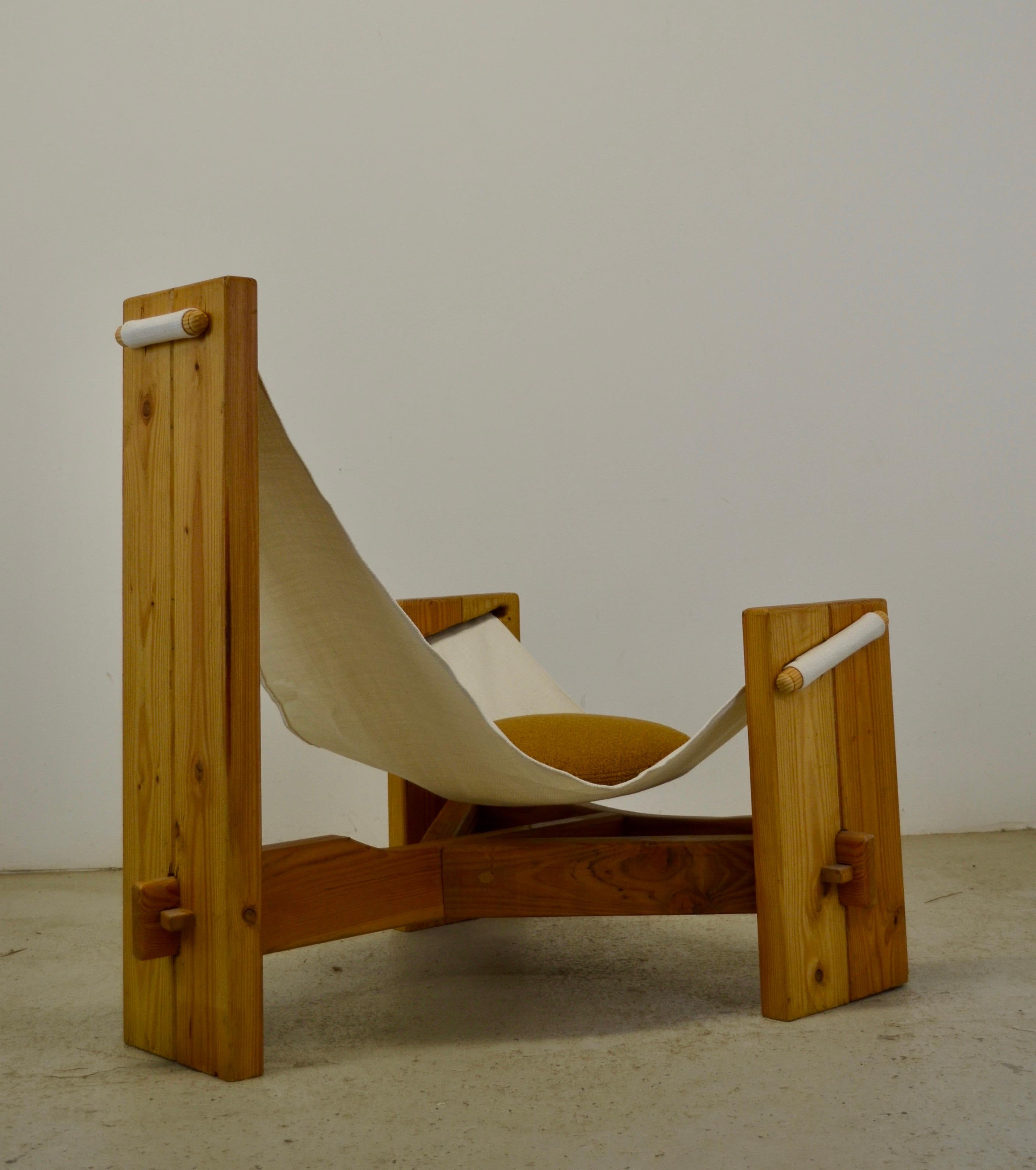 Fauteuil en pin à trois pattes - France - 1970 en vente 1