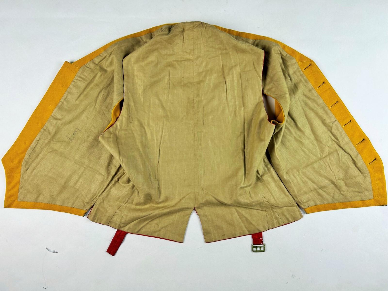 A three pieces Livery by the Princely family Caraman-Chimey - Belgium Circa 1900 For Sale 13