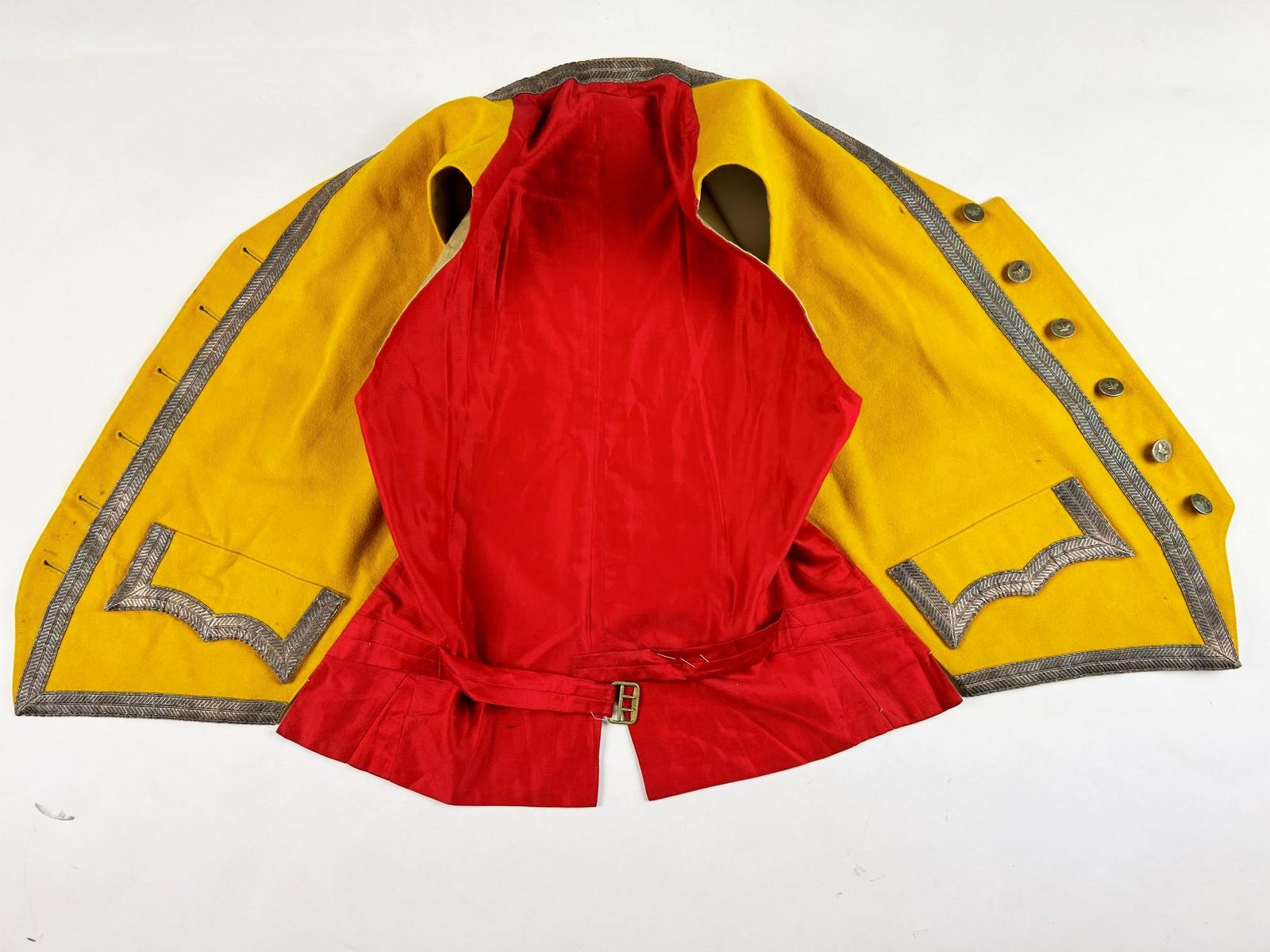 A three pieces Livery by the Princely family Caraman-Chimey - Belgium Circa 1900 For Sale 14