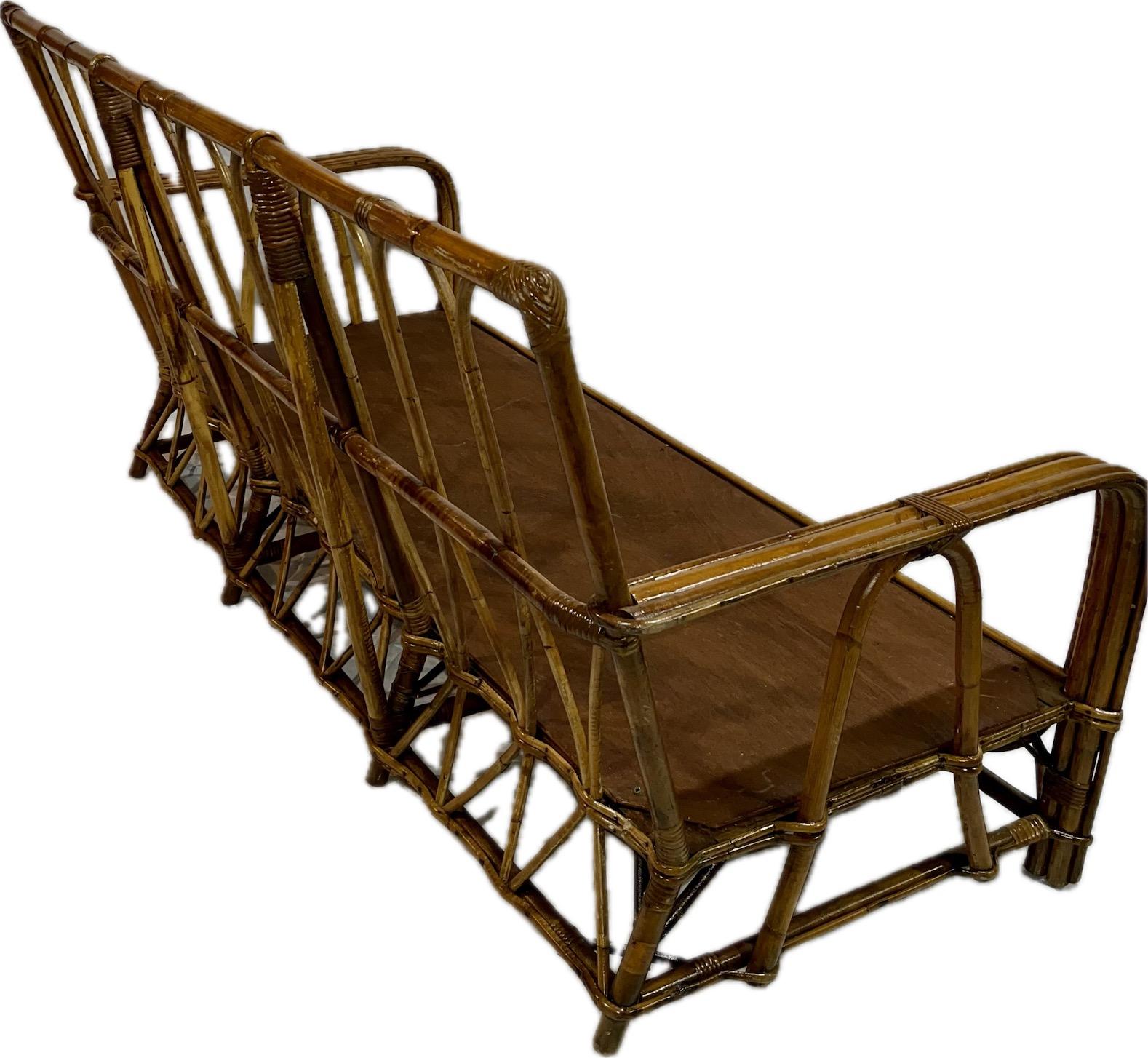 Dreisitziges Rattan-Sofa aus der Mitte des Jahrhunderts in natürlicher Oberfläche im Zustand „Gut“ im Angebot in Nashua, NH
