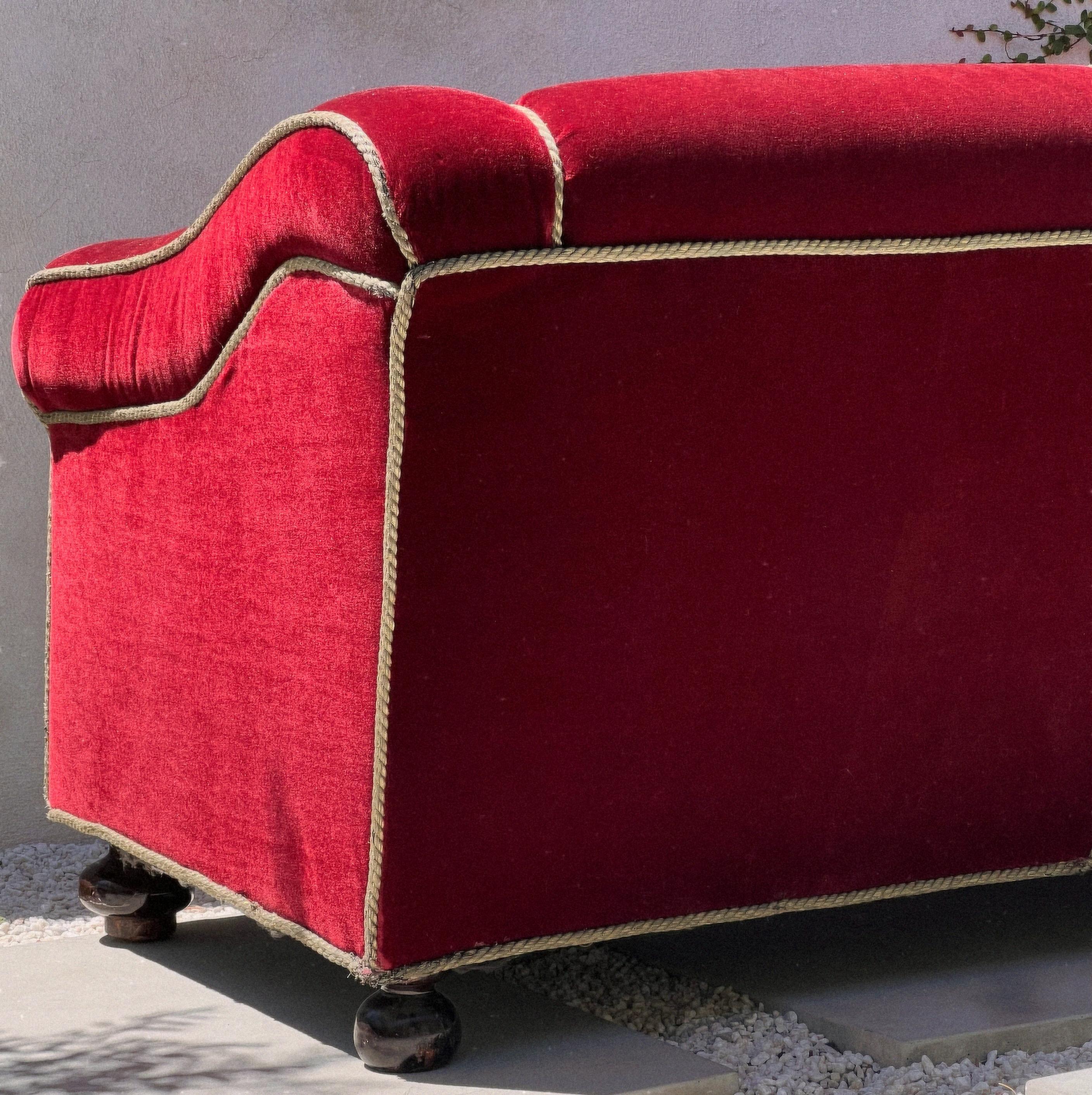 A three seater sofa by Minton-Spidell in burgundy mohair, 20th century In Good Condition In View Park, CA