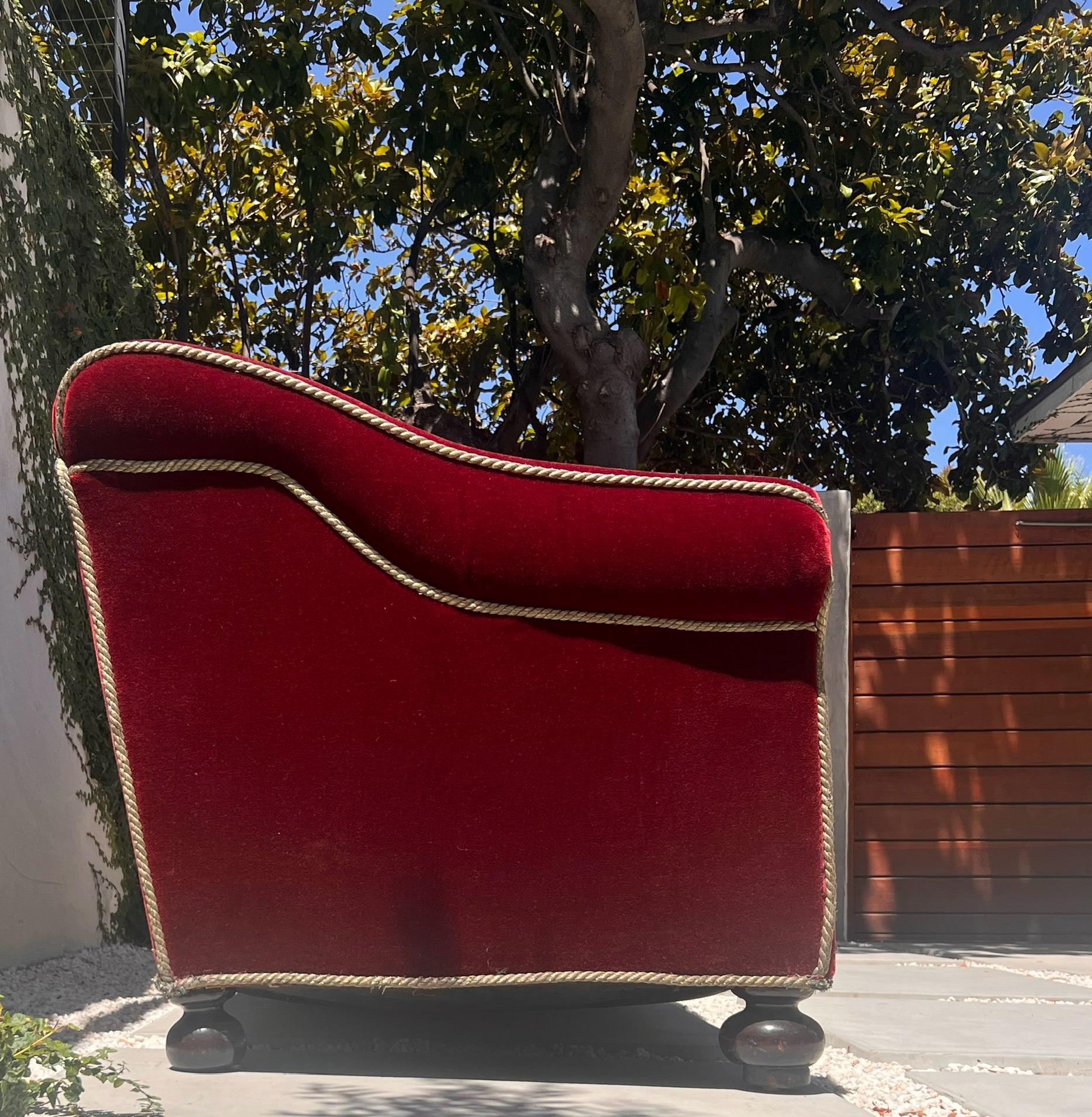 A three seater sofa by Minton-Spidell in burgundy mohair, 20th century 2