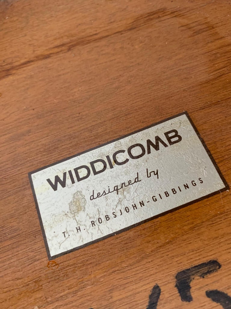 Mid-20th Century T.H. Robsjohn-Gibbings for Widdicomb Occasional Klismos Table For Sale