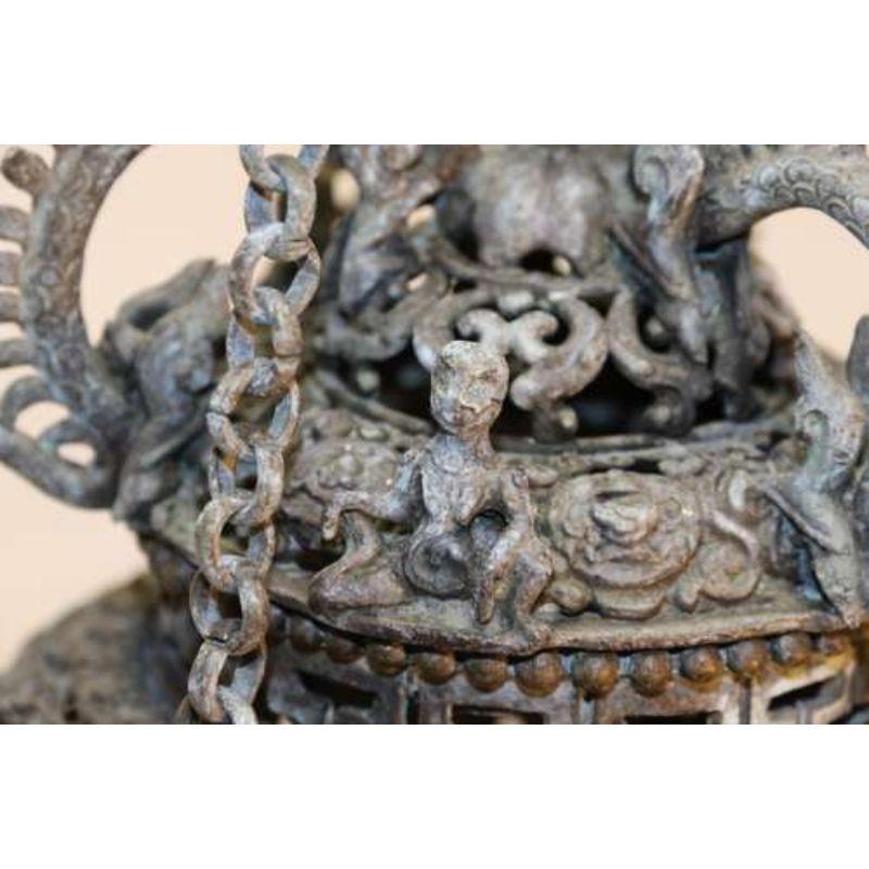 Tibetischer Räuchergefäßbrenner aus Bronze, fein detailliert mit mythischen Tieren, um 1910 im Angebot 6