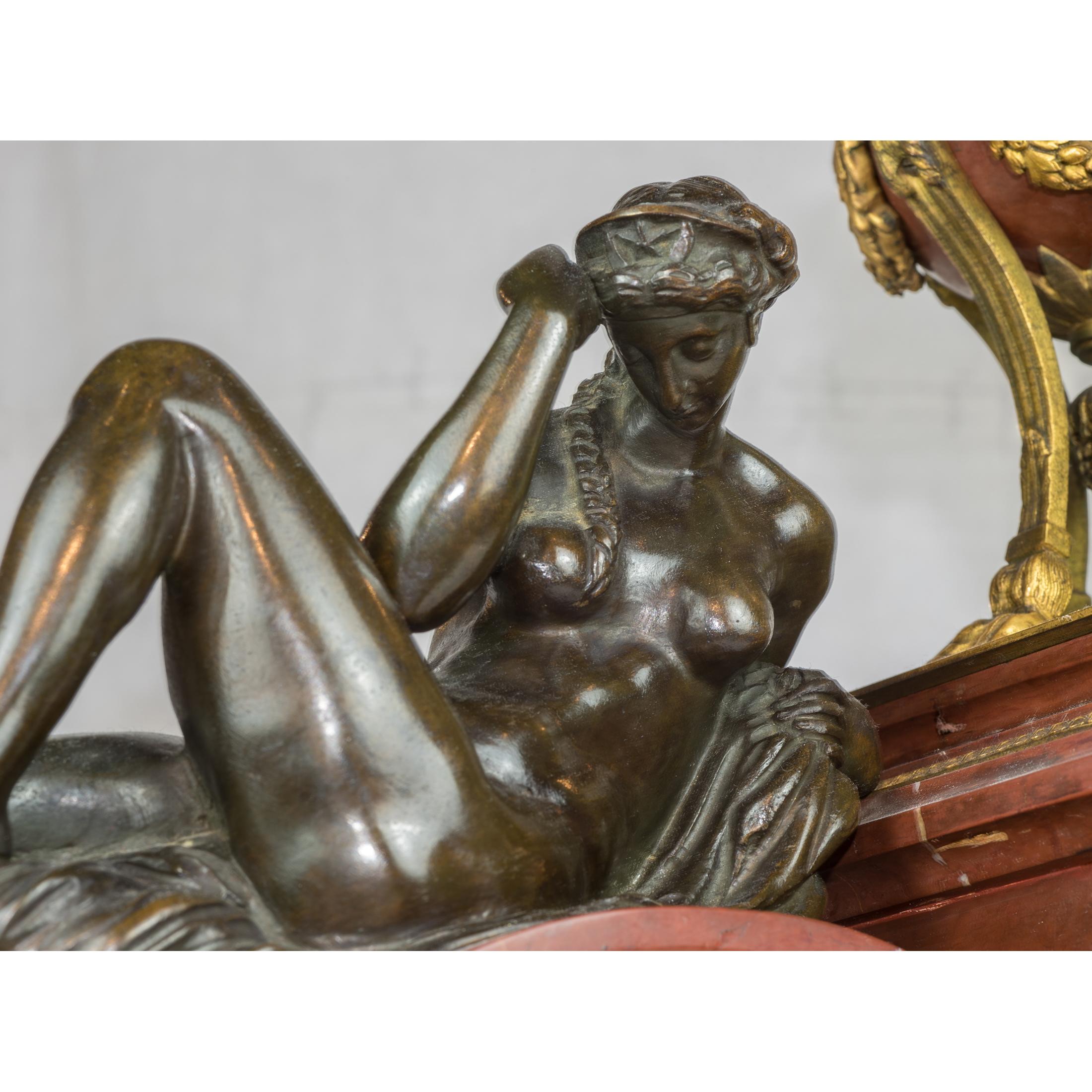 XIXe siècle Tiffany & Co. Pendule en bronze doré et marbre rouge en vente