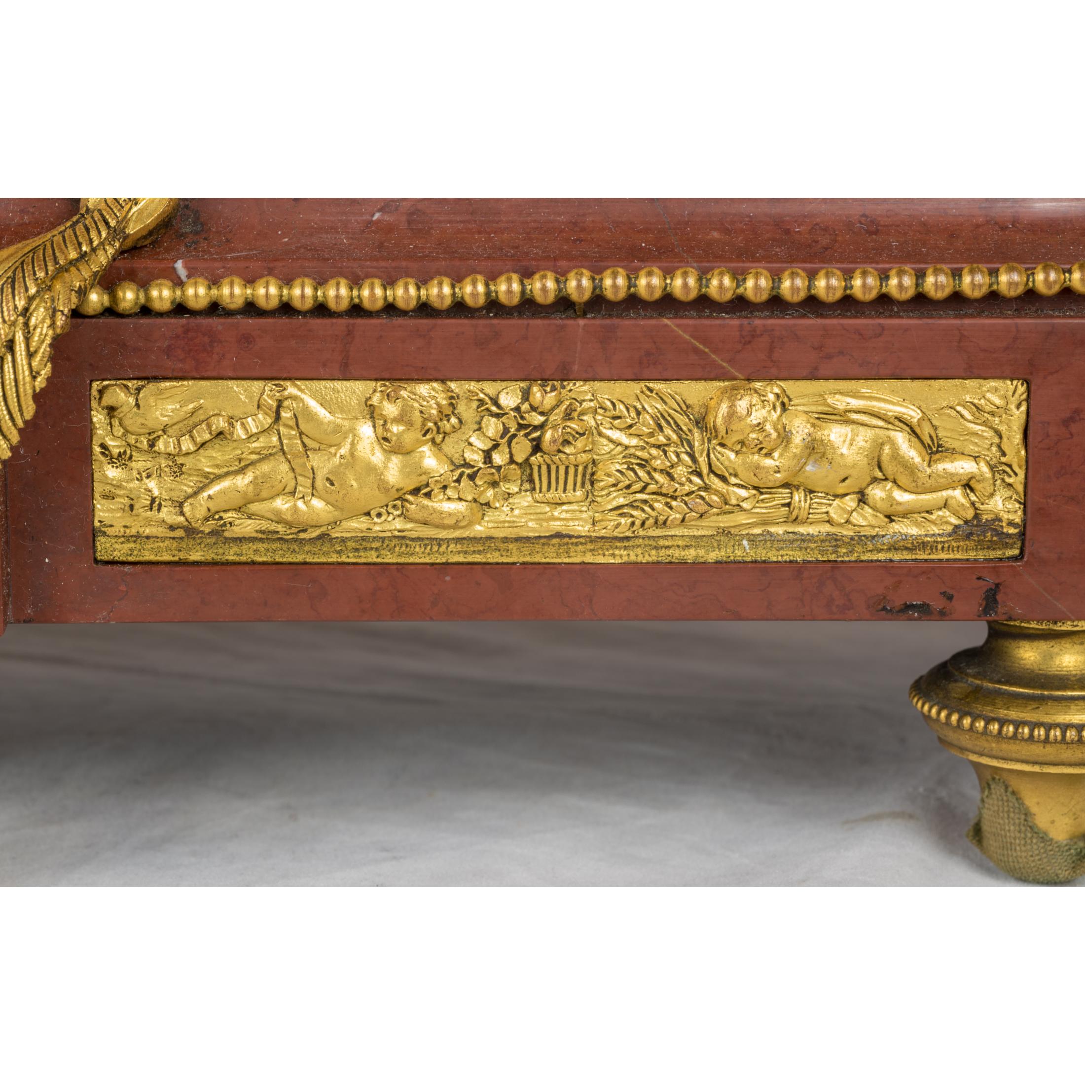 Tiffany & Co. Pendule en bronze doré et marbre rouge en vente 2