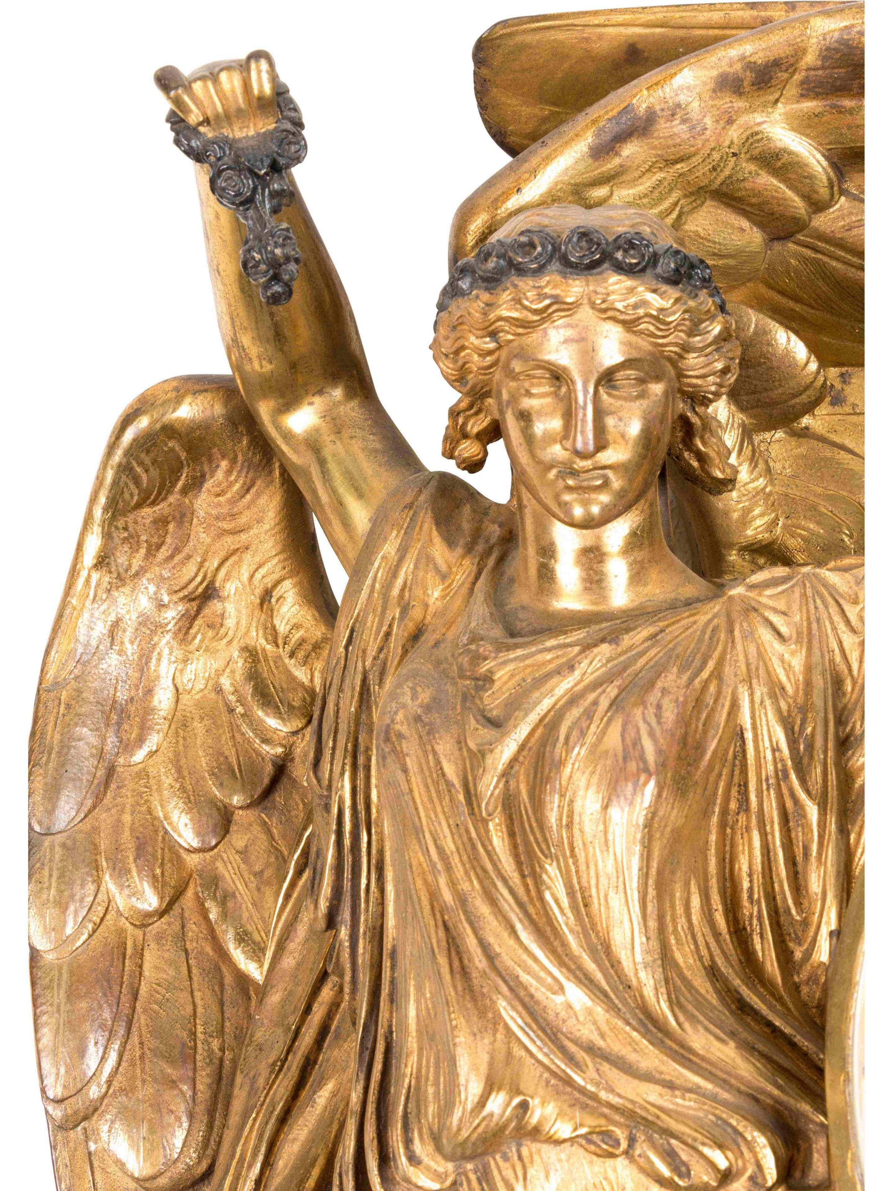 Tiffany & Co. Neoklassizistische Wanduhr aus vergoldeter Bronze von Louis Valentin im Zustand „Gut“ im Angebot in Atlanta, GA