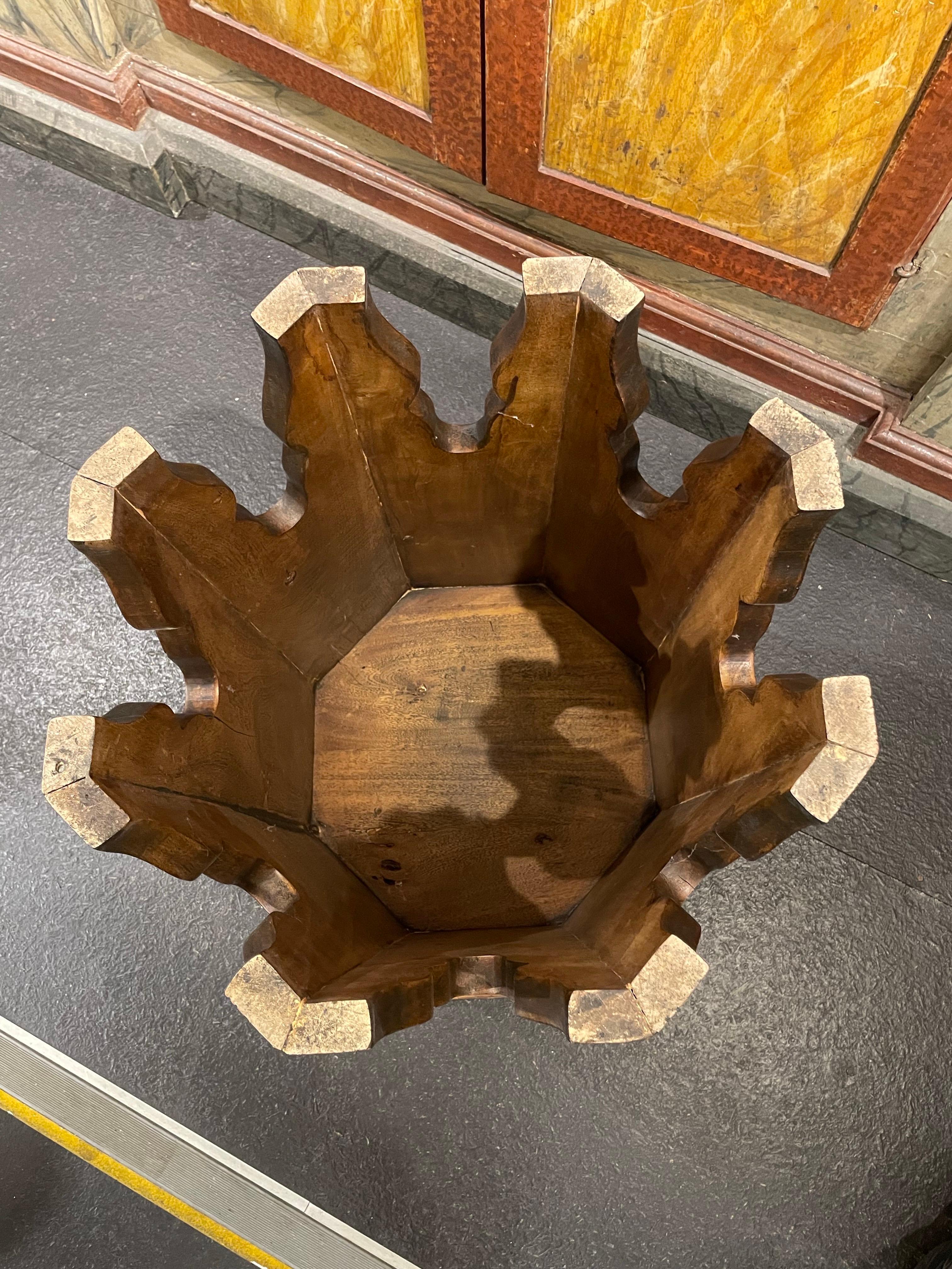 Mesa auxiliar marroquí de madera en Bueno estado para la venta en ARMADALE, VIC