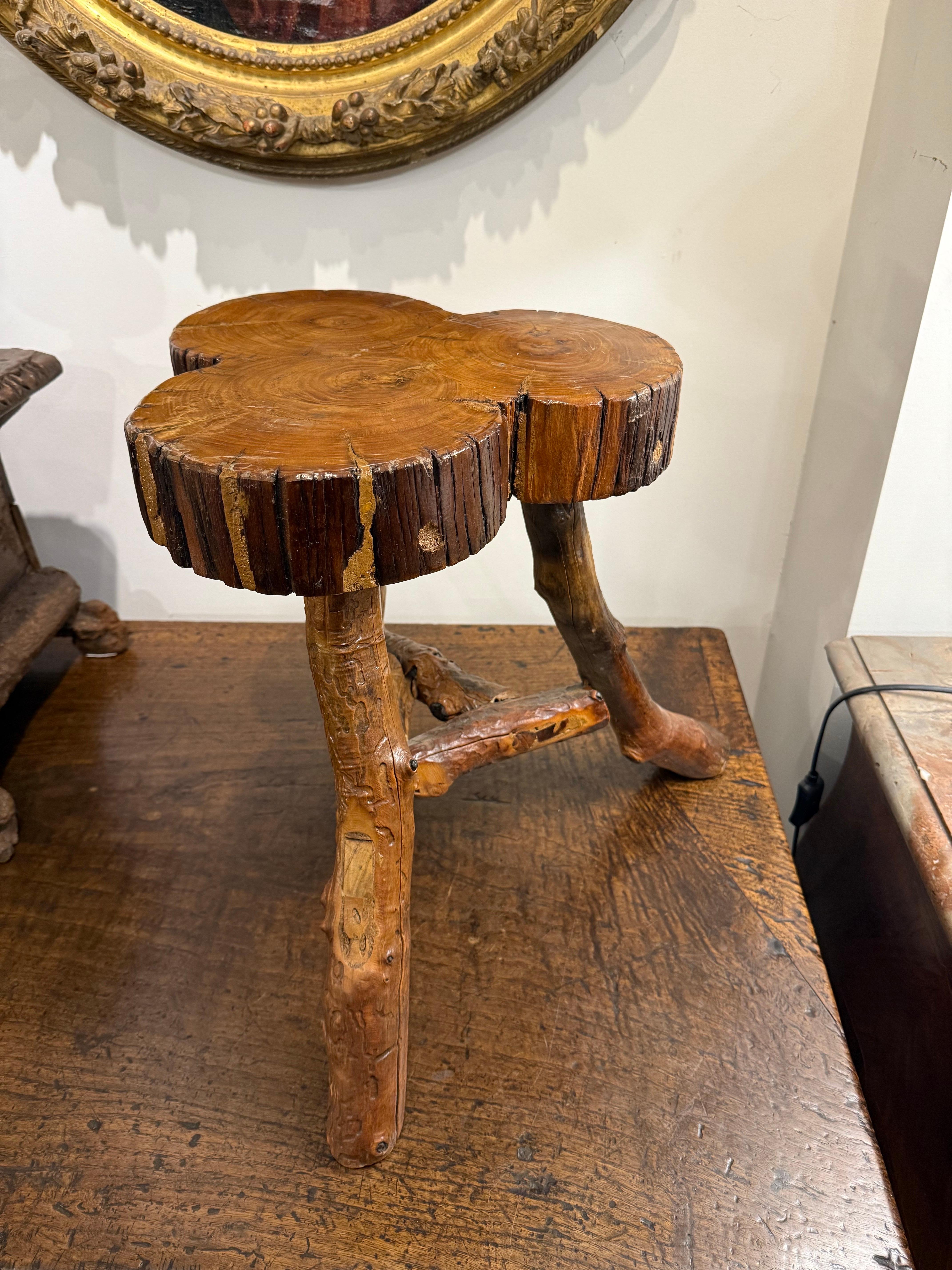 A Timber Tree Trunk Stool In Good Condition For Sale In ARMADALE, VIC