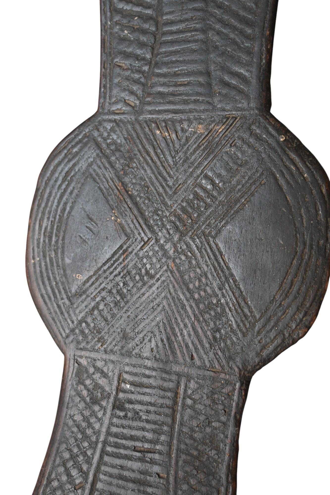 Tribal The tip stool / seat backrest de la tribu Kuba RD Congo, fin du 19e siècle en vente