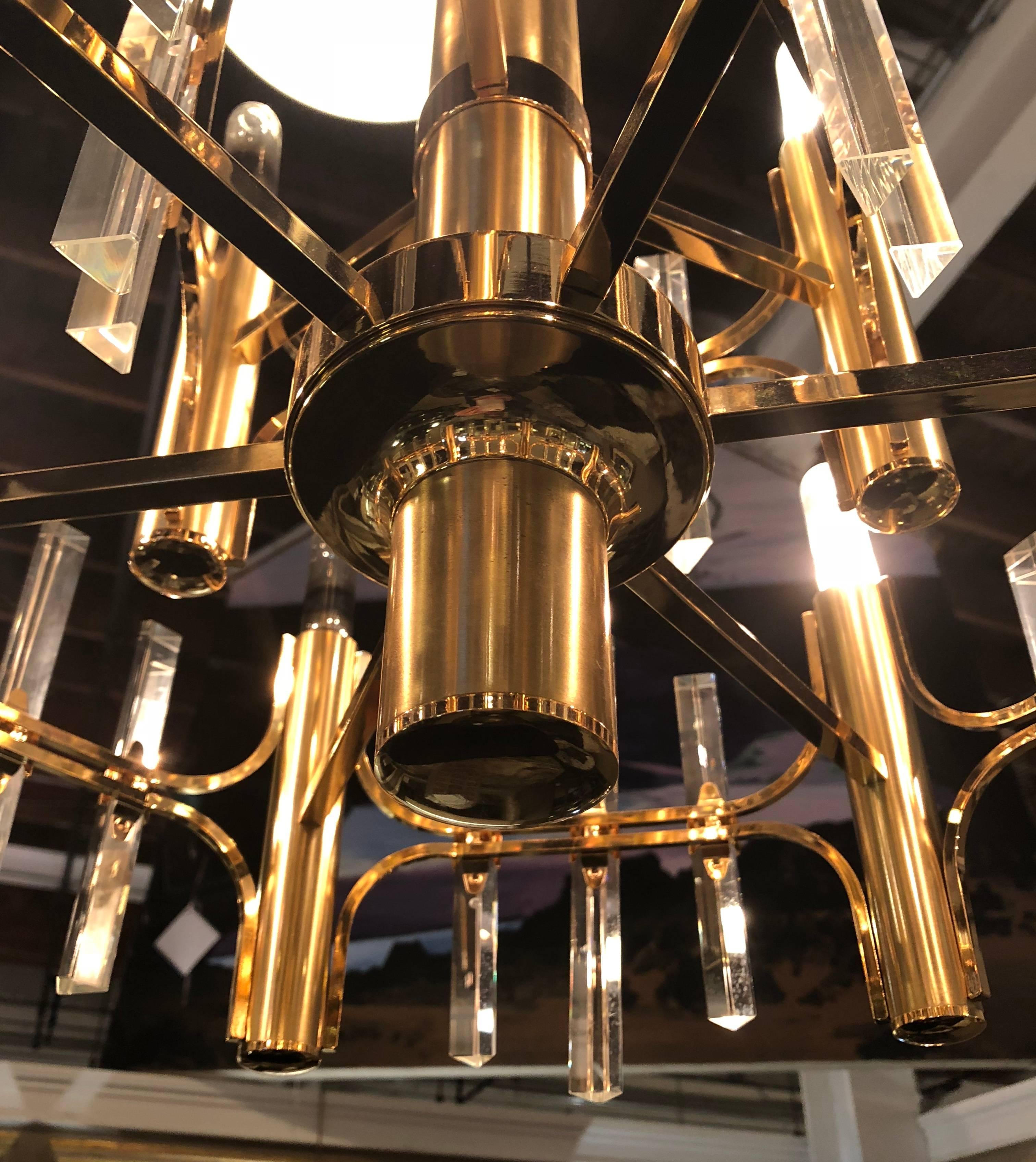 Tommi Parzinger Style Brass Chandelier Cylindrical Lights Crystal Prisms In Good Condition For Sale In Stamford, CT