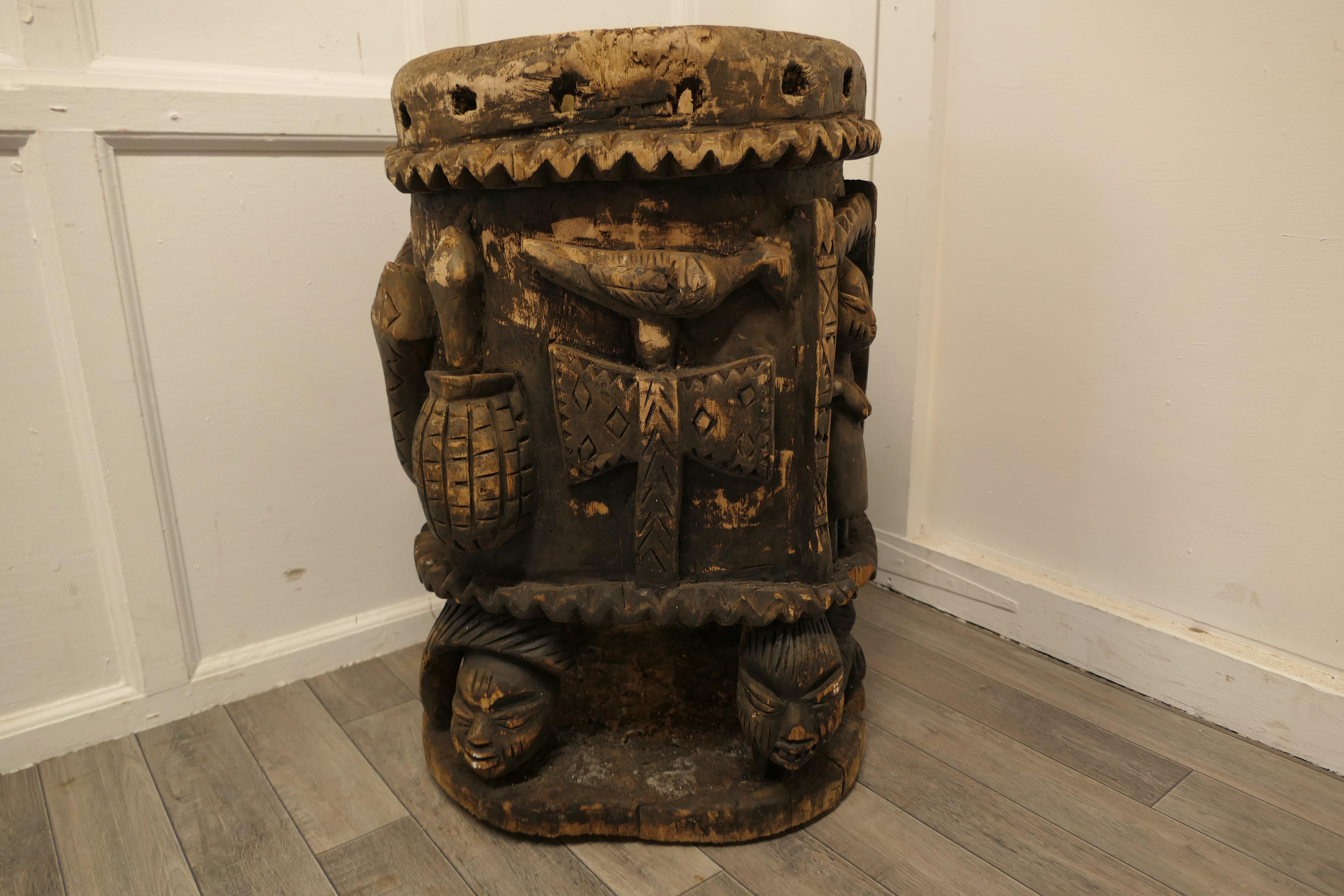 Traditional African Carved Wooden Hunting Drum In Distressed Condition In Chillerton, Isle of Wight