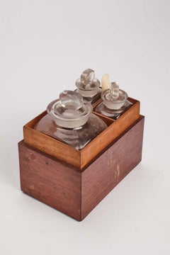 A travel aphotecary with oak wood box, England 1880.