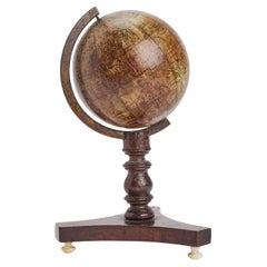 Antique A traveling small globe signed Klinger, Nüremberg 1820. 