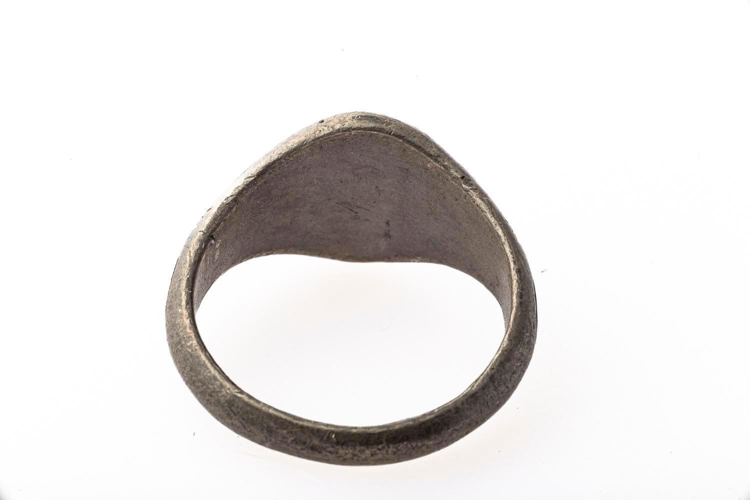 Art déco Bague de chevalière Trench Art  Commémoration des Français pendant la Première Guerre mondiale en vente