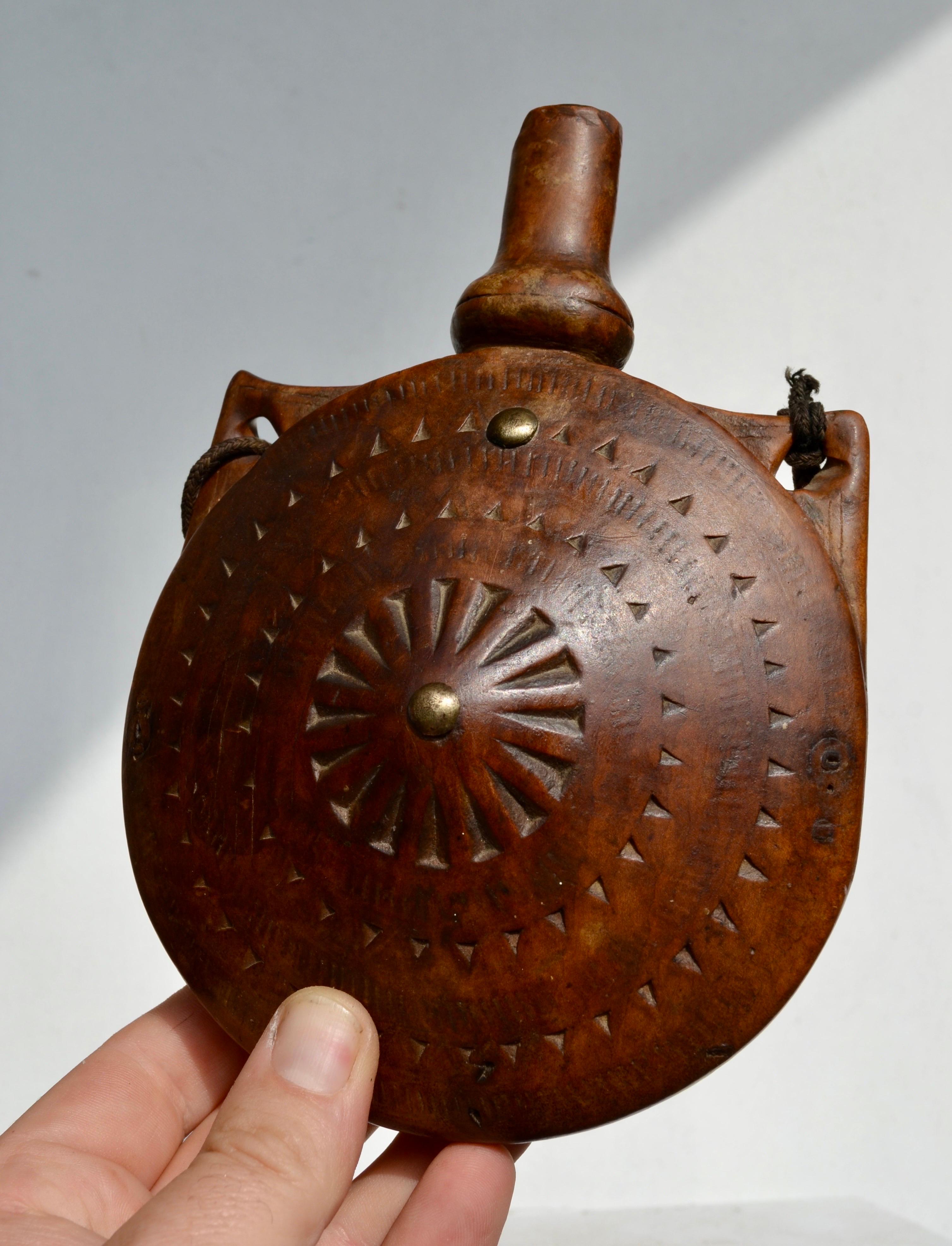 Poire à poudre tribale - Maroc, fin du XIXe siècle en vente 2