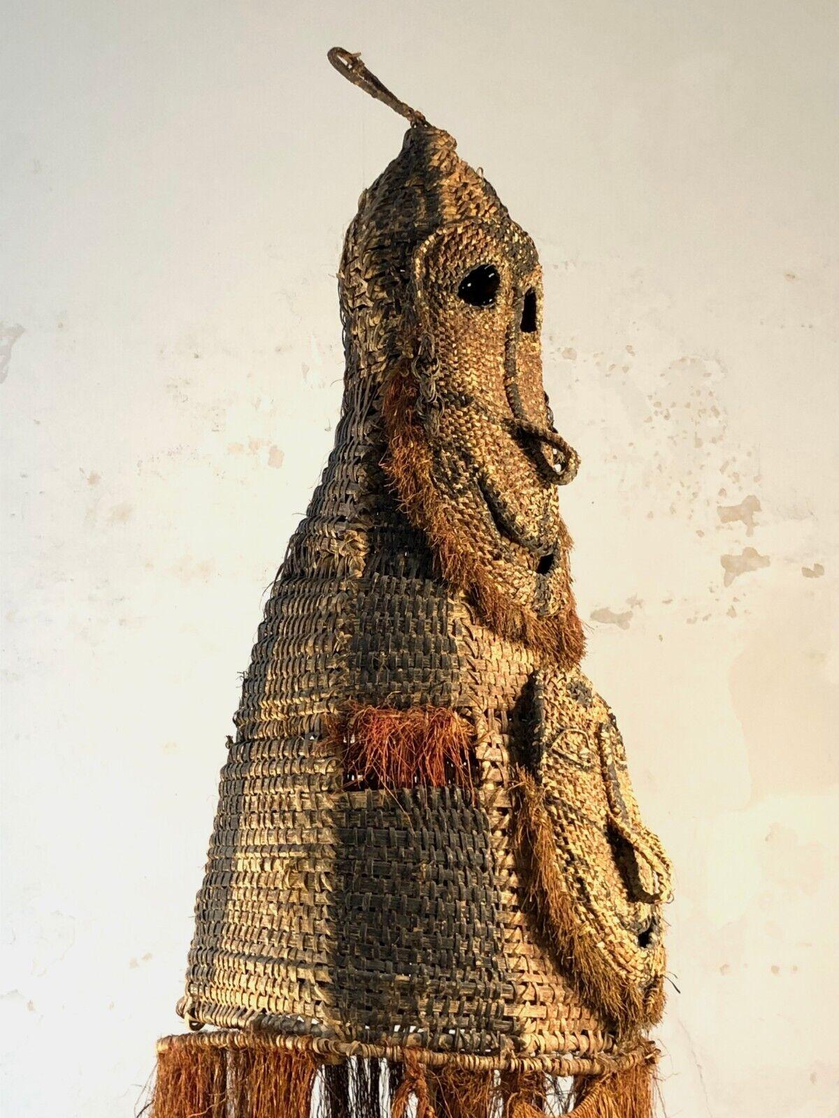 Sculpture rituelle tribal MASK TUNIC Middle SEPIK, Papouasie-Nouvelle-Guinée, 1950 en vente 5