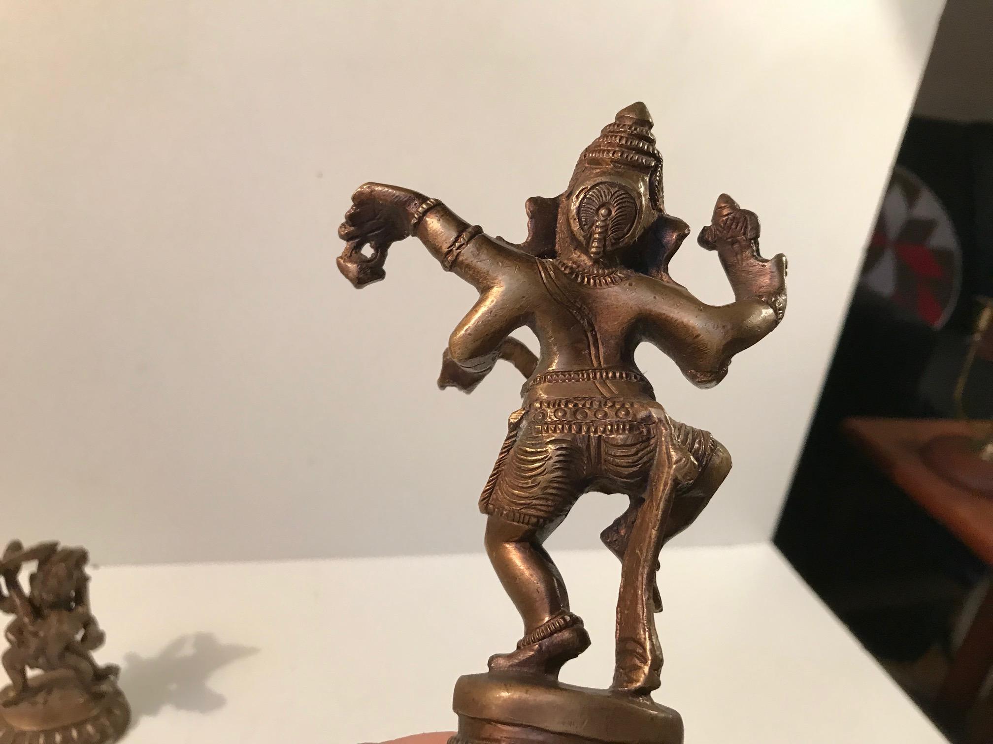 Trio de figures de dieux hindous anciens en bronze, Maha Durga, Shiva et Ganesh en vente 3