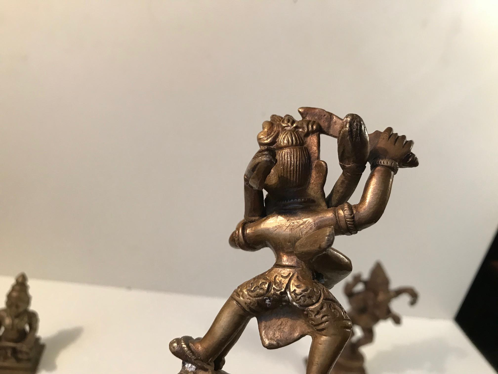 Trio antiker hinduistischer Götterfiguren aus Bronze, Maha Durga, Shiva und Ganesh im Angebot 7